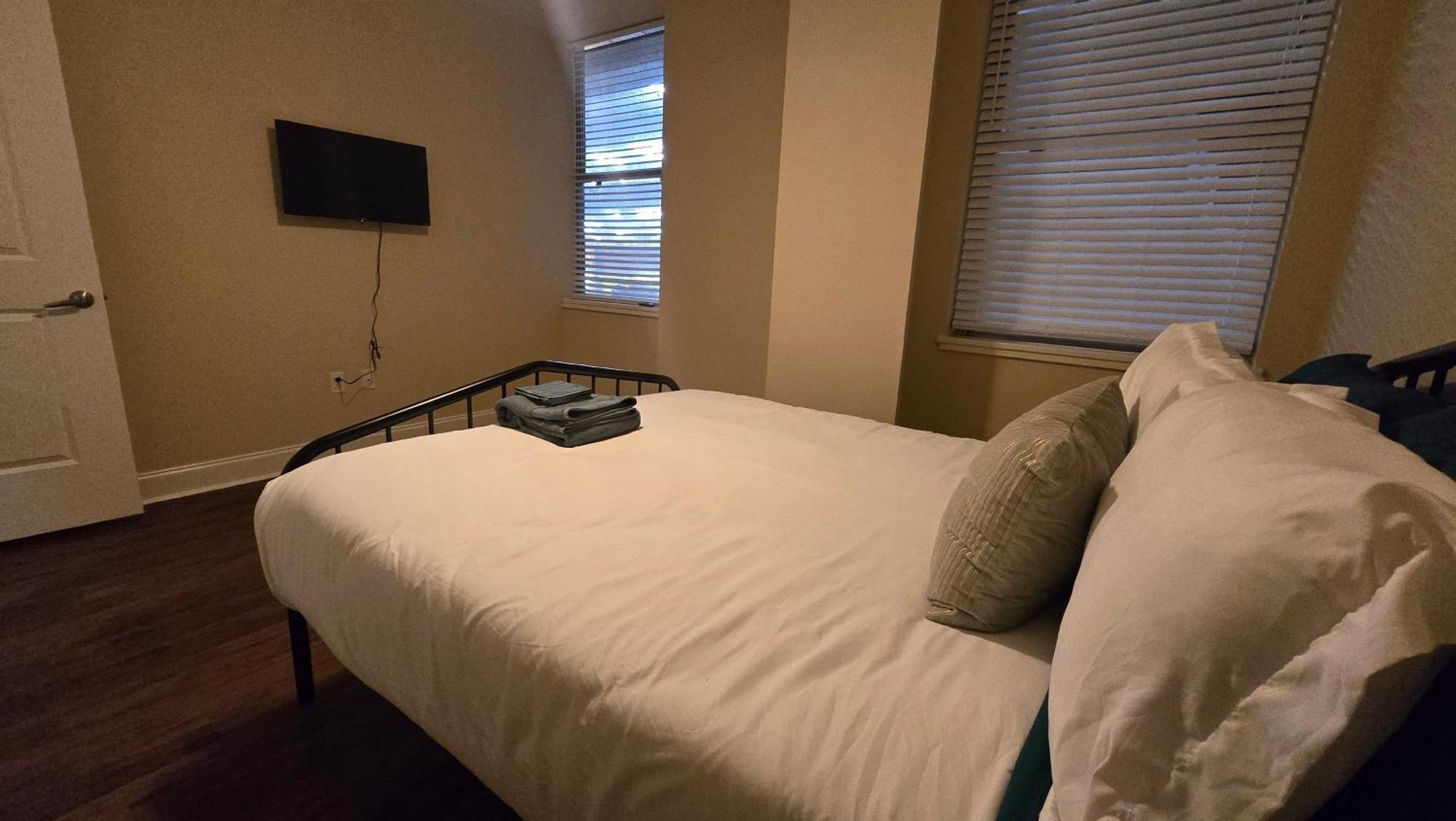 Apartment Legacy Steps From The French Quarter Superdome Casino Bourbon St With Gym & Pool *