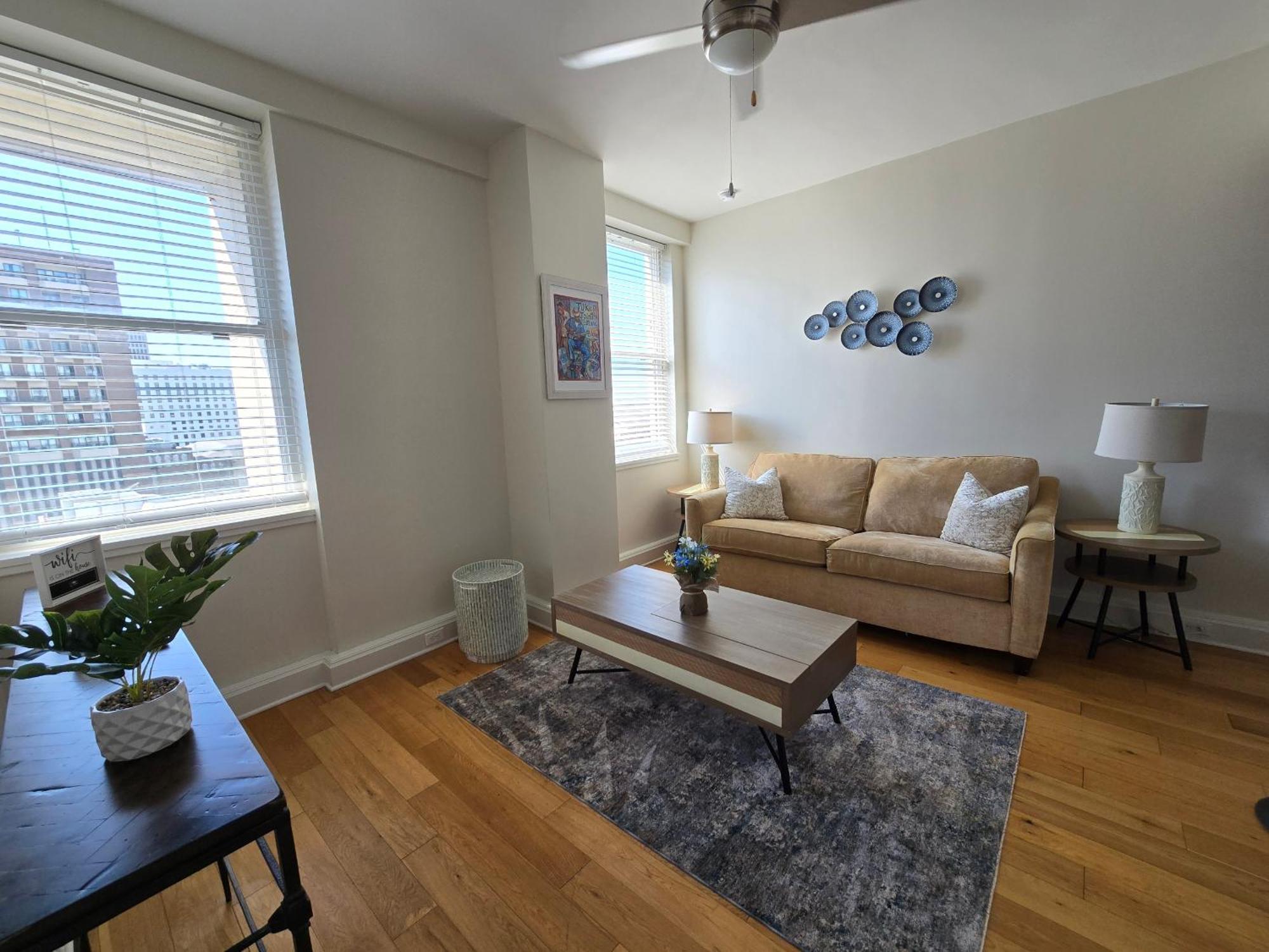 Legacy Steps From The French Quarter Superdome Casino Bourbon St With Gym & Pool Apartment *