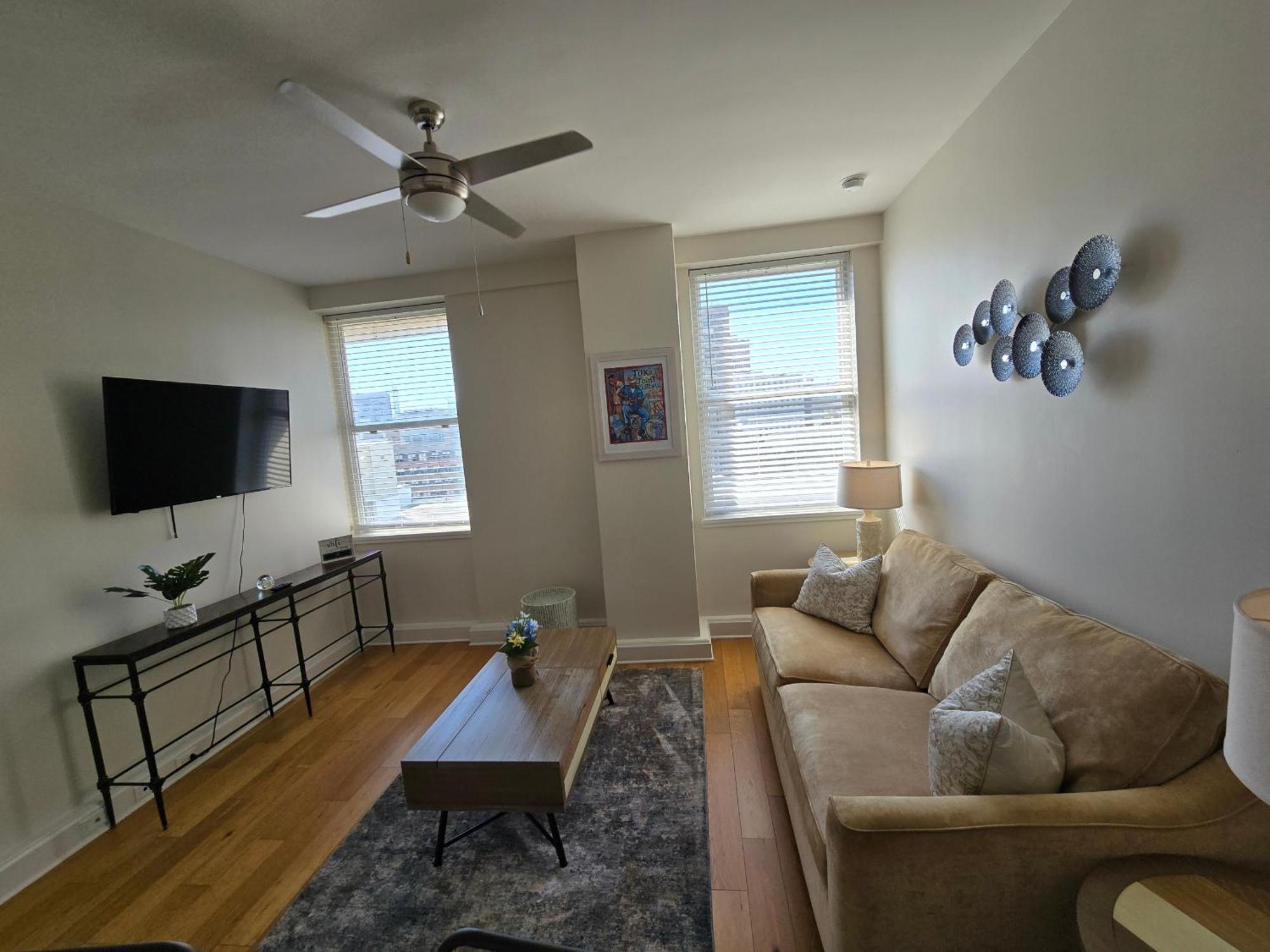 Apartment Legacy Steps From The French Quarter Superdome Casino Bourbon St With Gym & Pool *