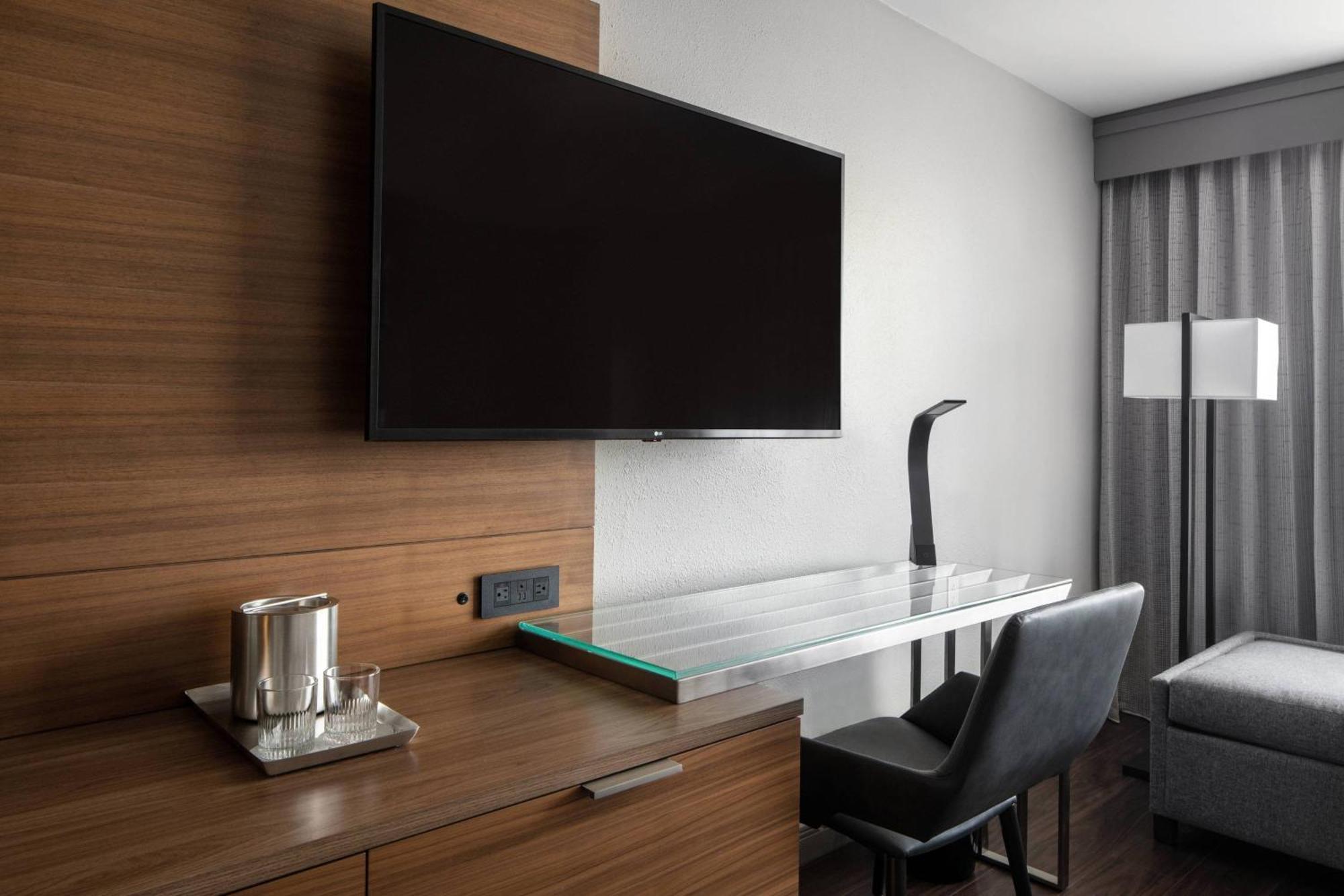 Marriott Warehouse Arts District Hotel