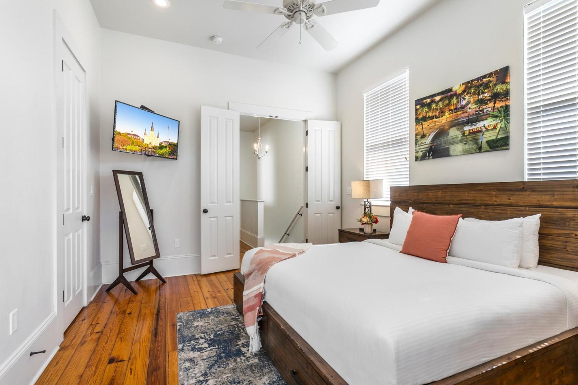 Fabulous With Views Apartment