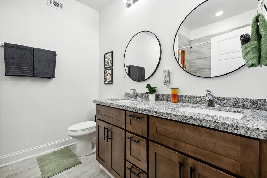 Apartment Grand 10-bedroom Oasis In Nola New Orleans