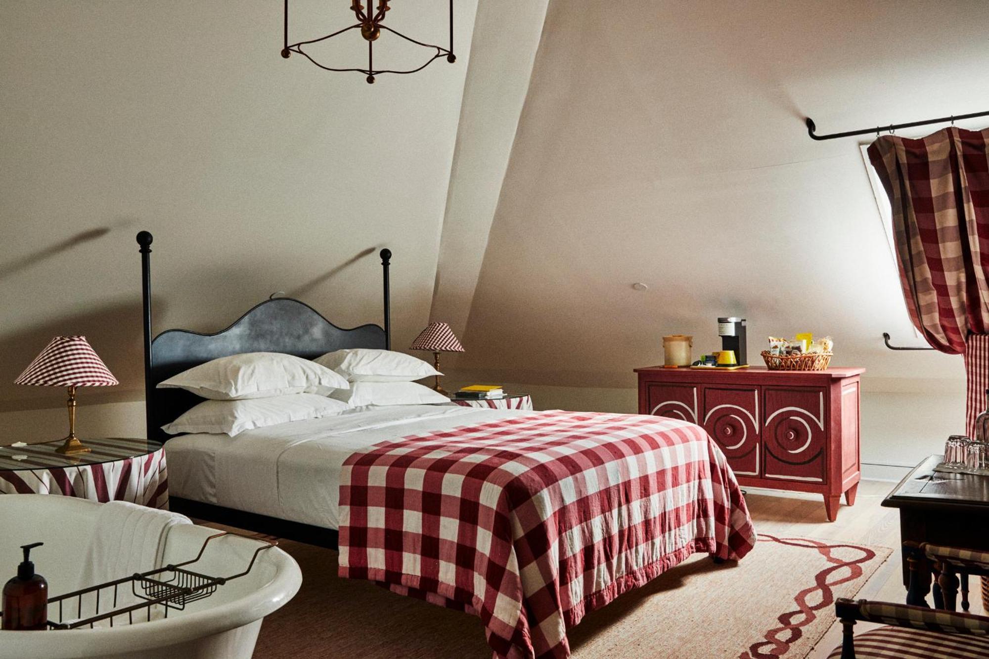 Peter And Paul, An Ash Hotel New Orleans