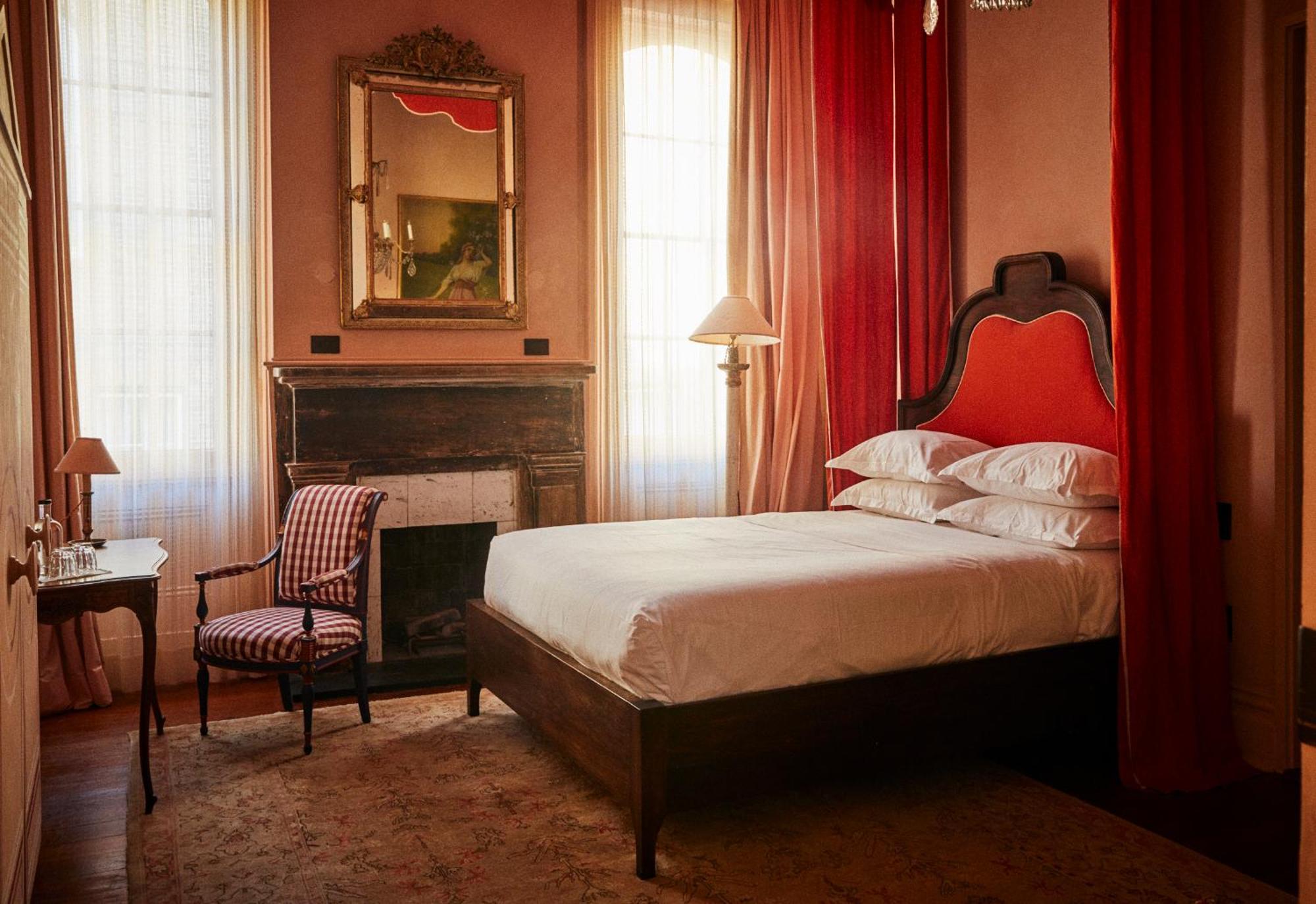 Peter And Paul, An Ash Hotel