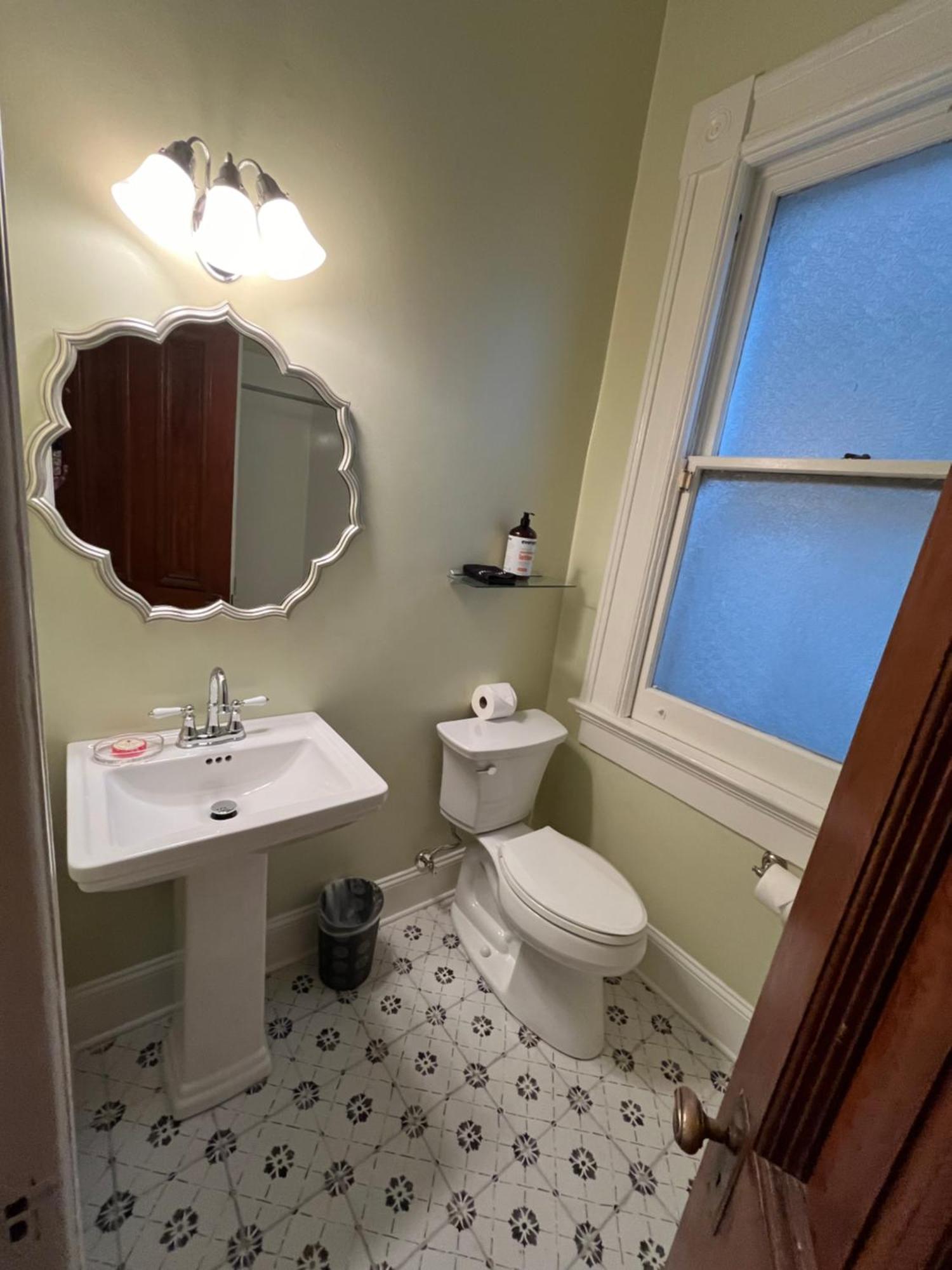 Grand Victorian Bed & Breakfast 3*