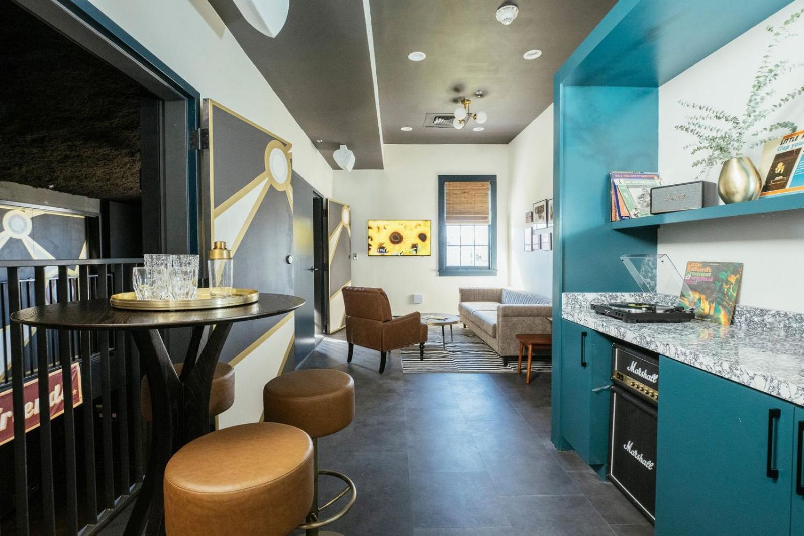 Hotel Dew Drop & Lounge New Orleans