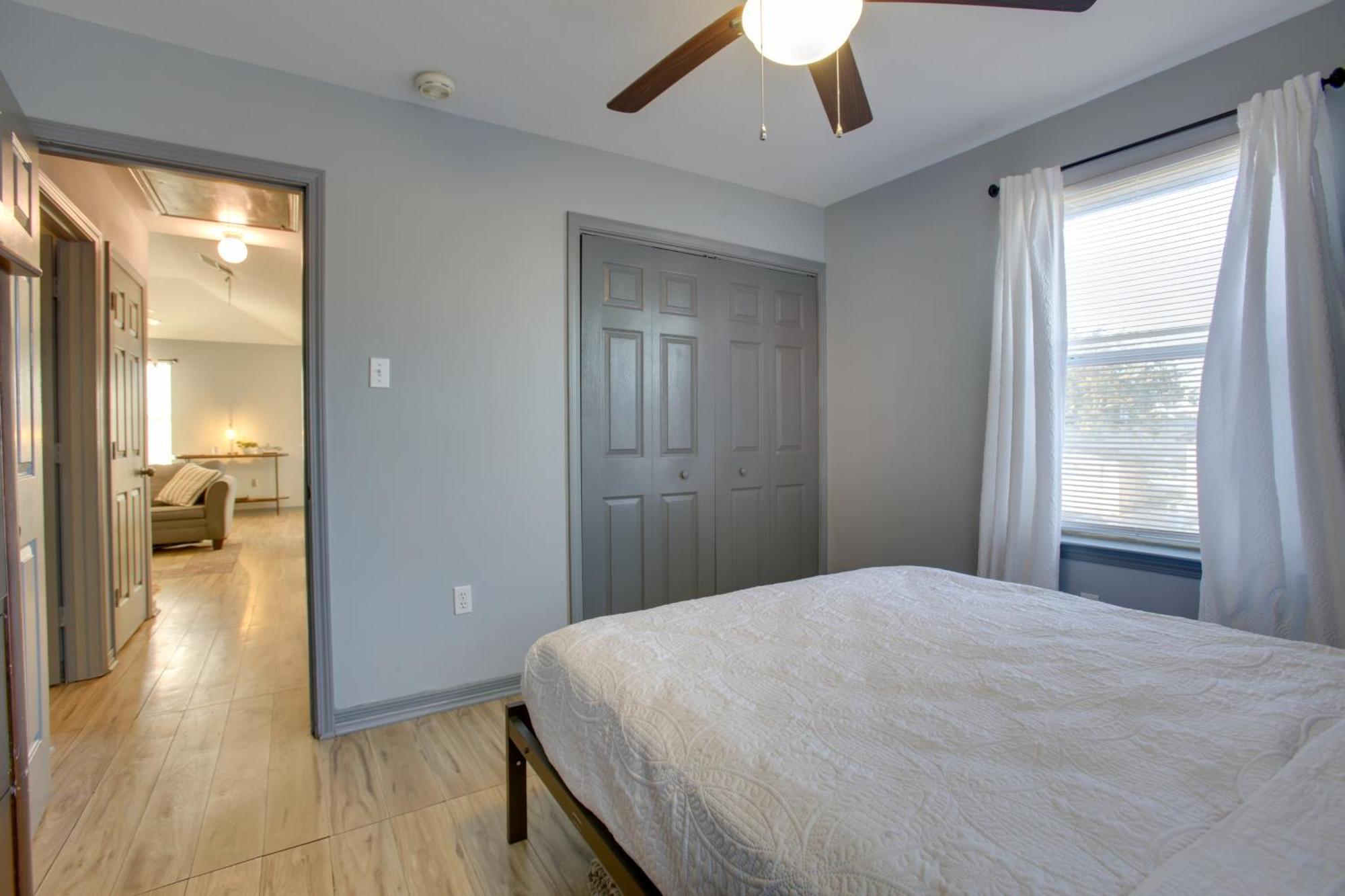 Walk To Lakefront Near Nola Park Apartment