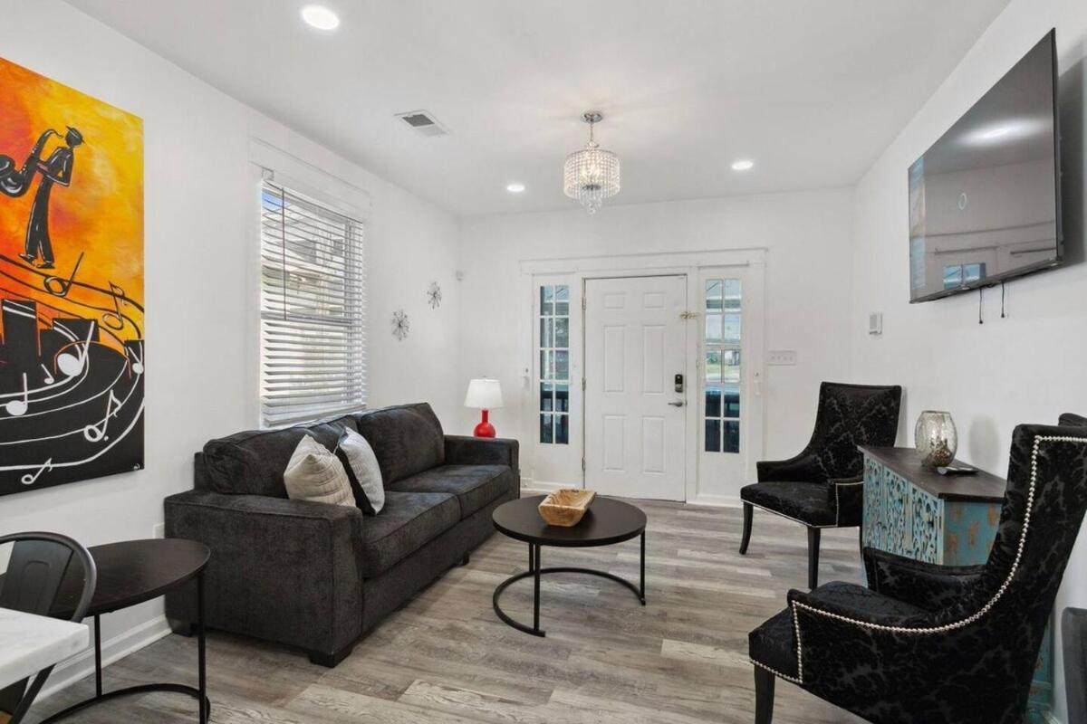 Charming 3br Getaway Just Minutes From The French Holiday home *