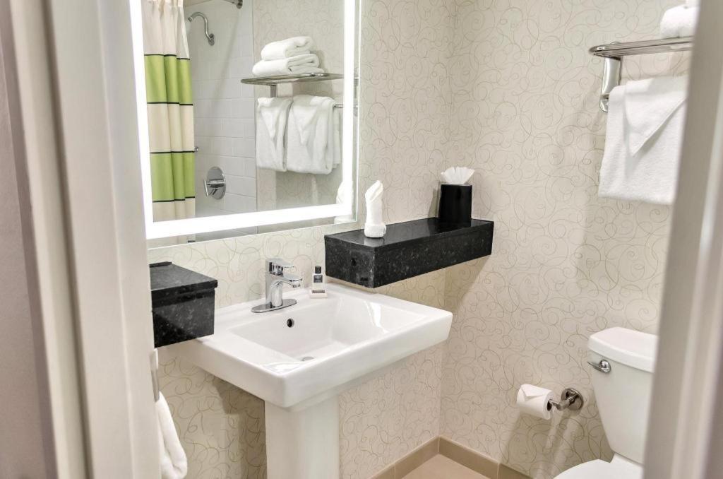 Royal St. Charles New Orleans