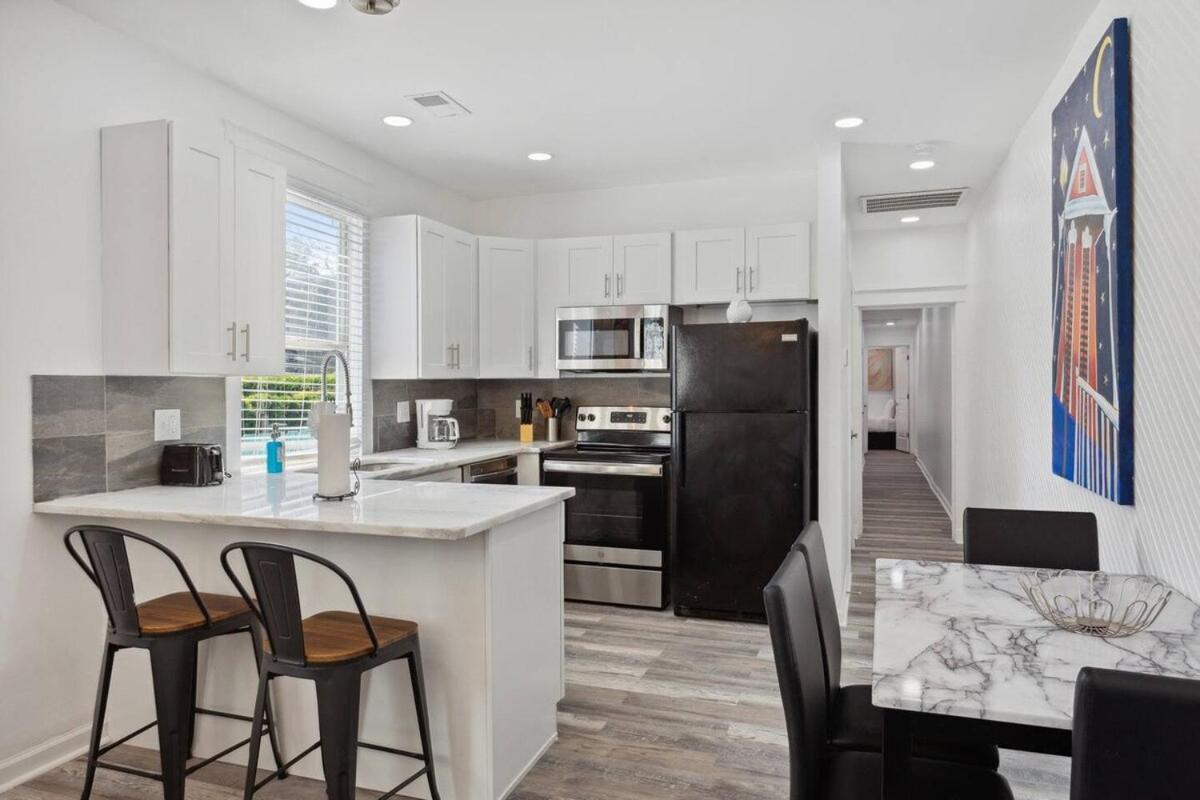 Retro Charm And Comfort Near The French Quarter Holiday home *