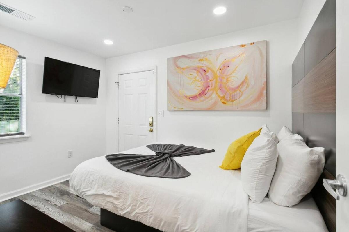 Retro Charm And Comfort Near The French Quarter Holiday home *