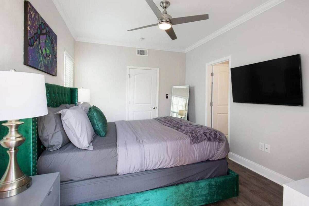 Holiday home Modern 3 Bedroom In Mid New Orleans