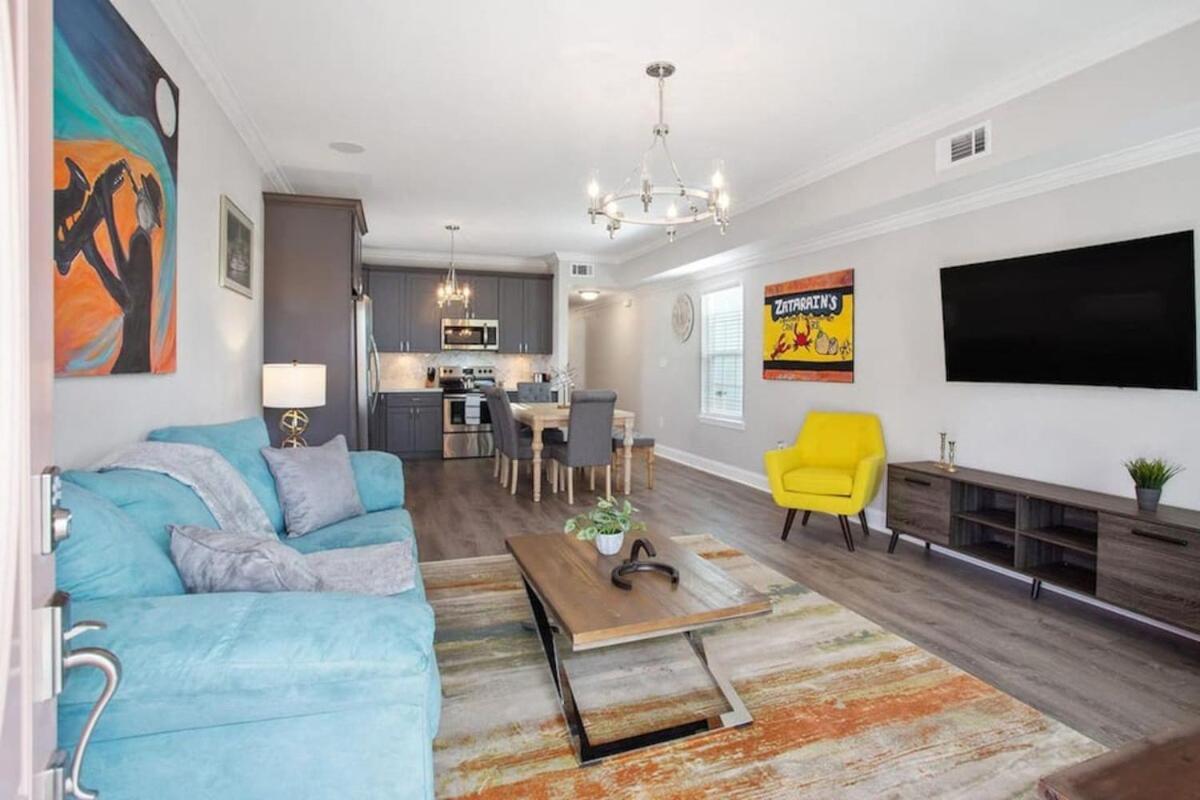 Modern 3 Bedroom In Mid Holiday home New Orleans