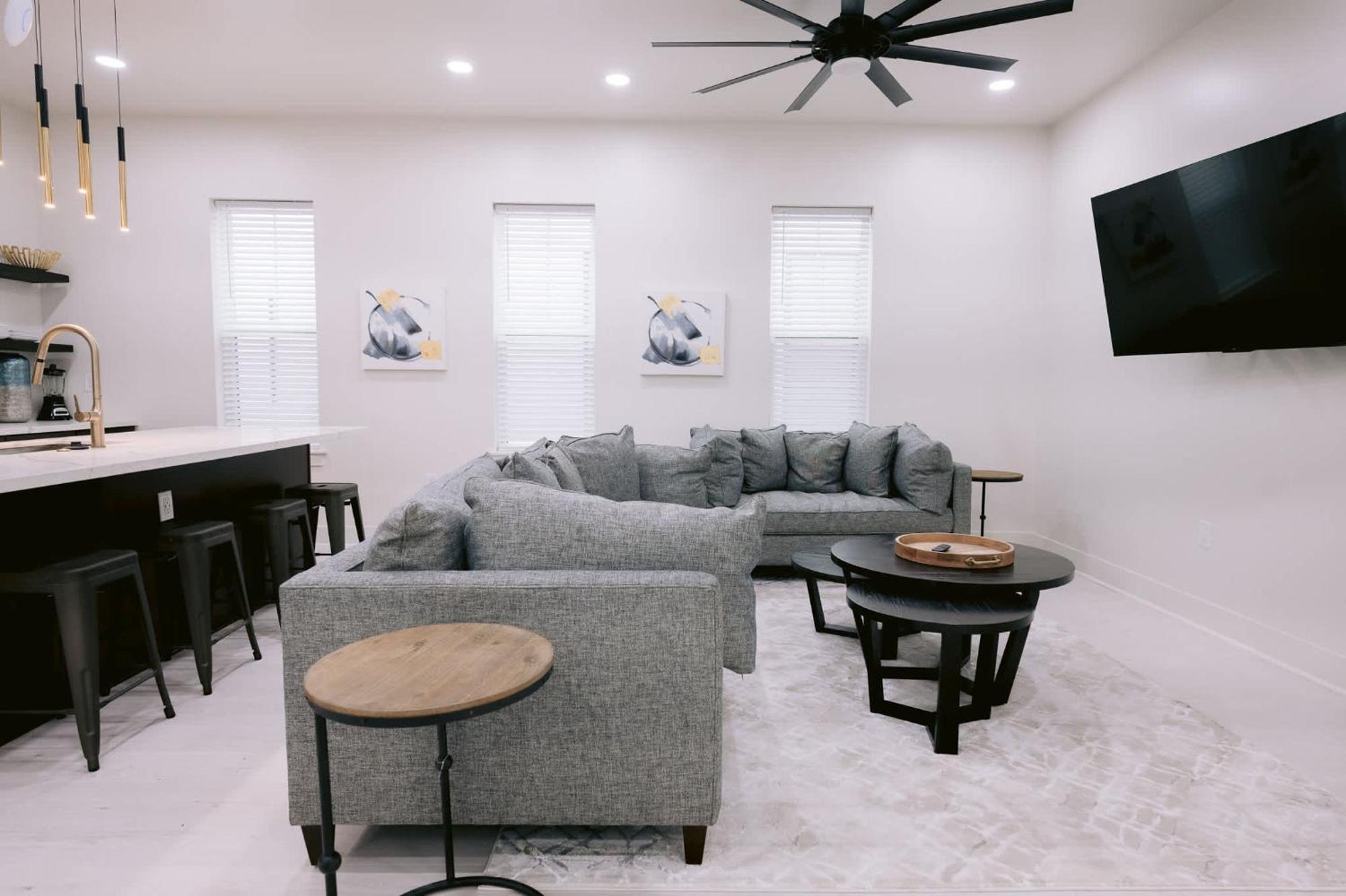 Apartment Magic Canal