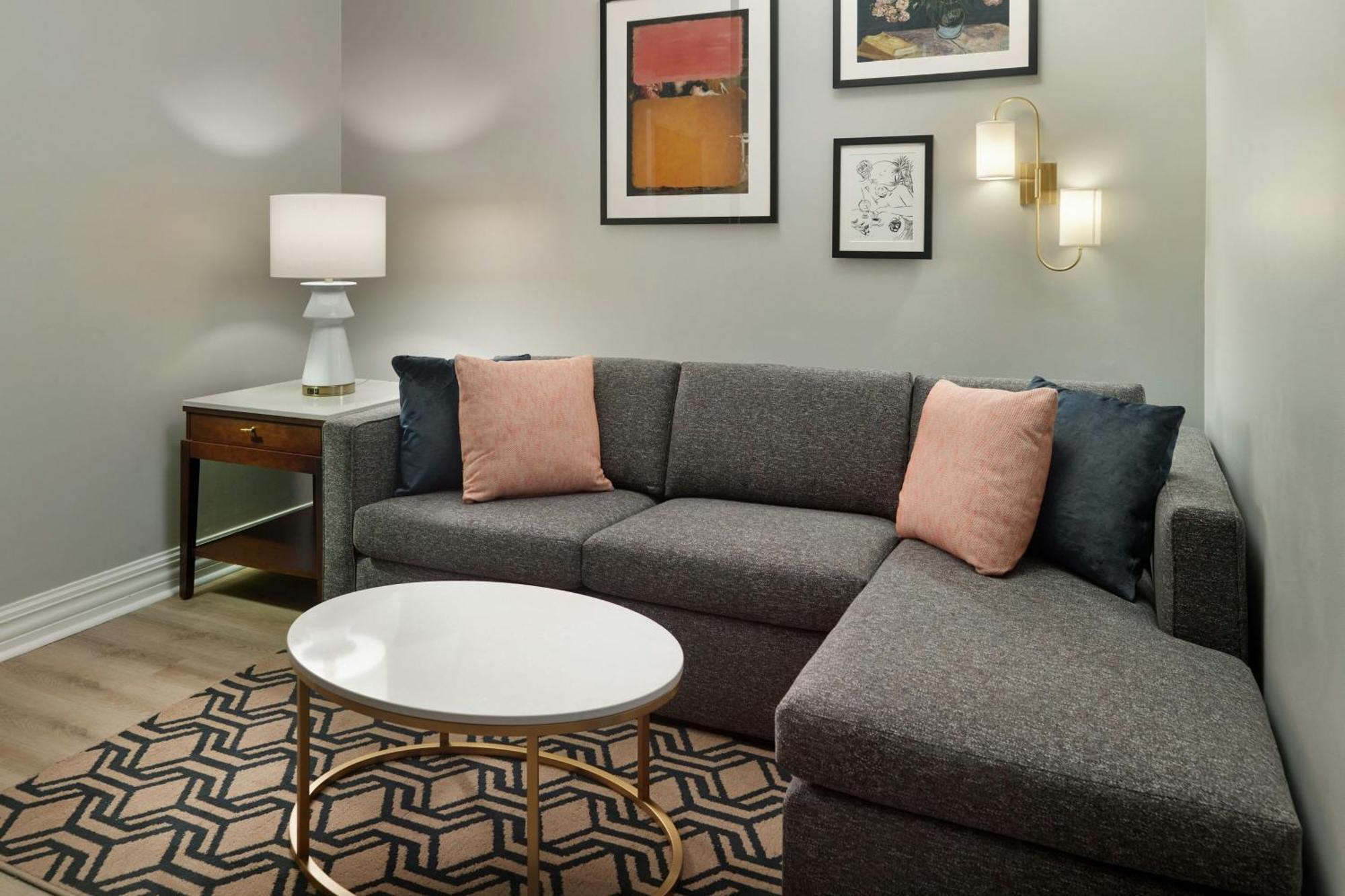 Courtyard By Marriott French Quarter/iberville Hotel