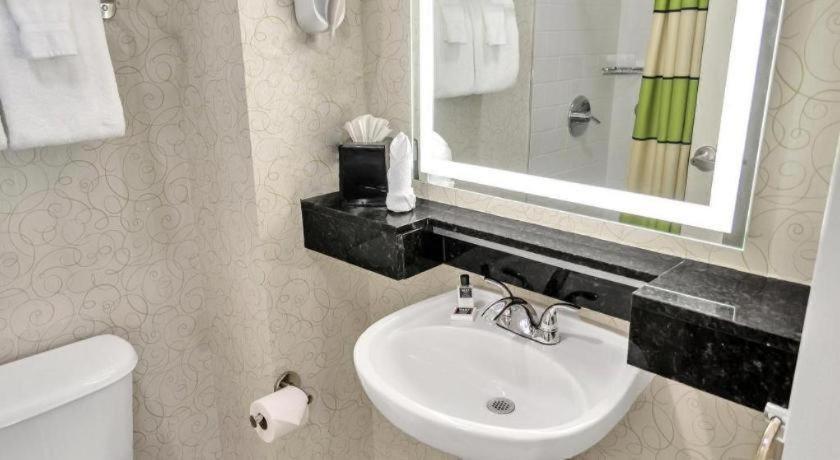 Royal St. Charles 3*