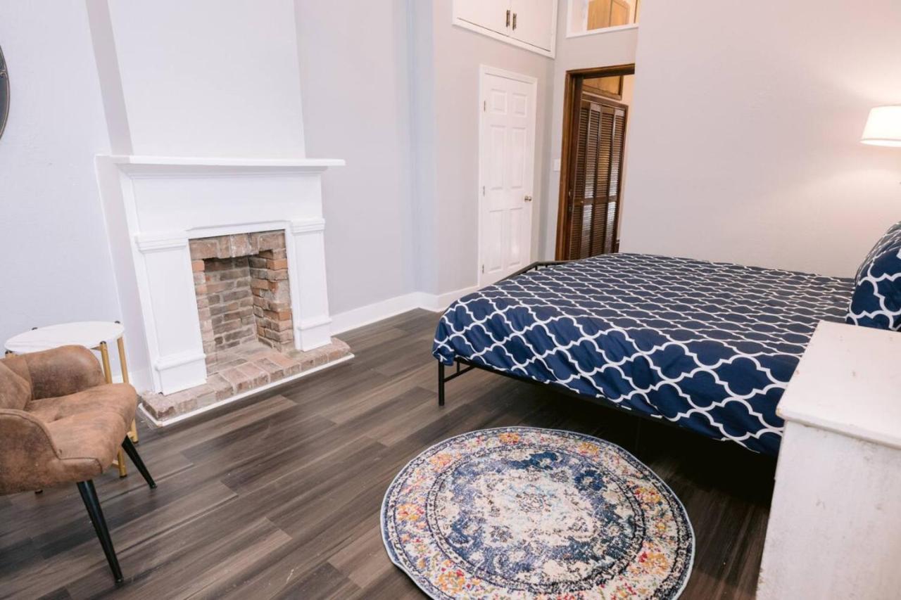 Marais Gem - Monthly 1br