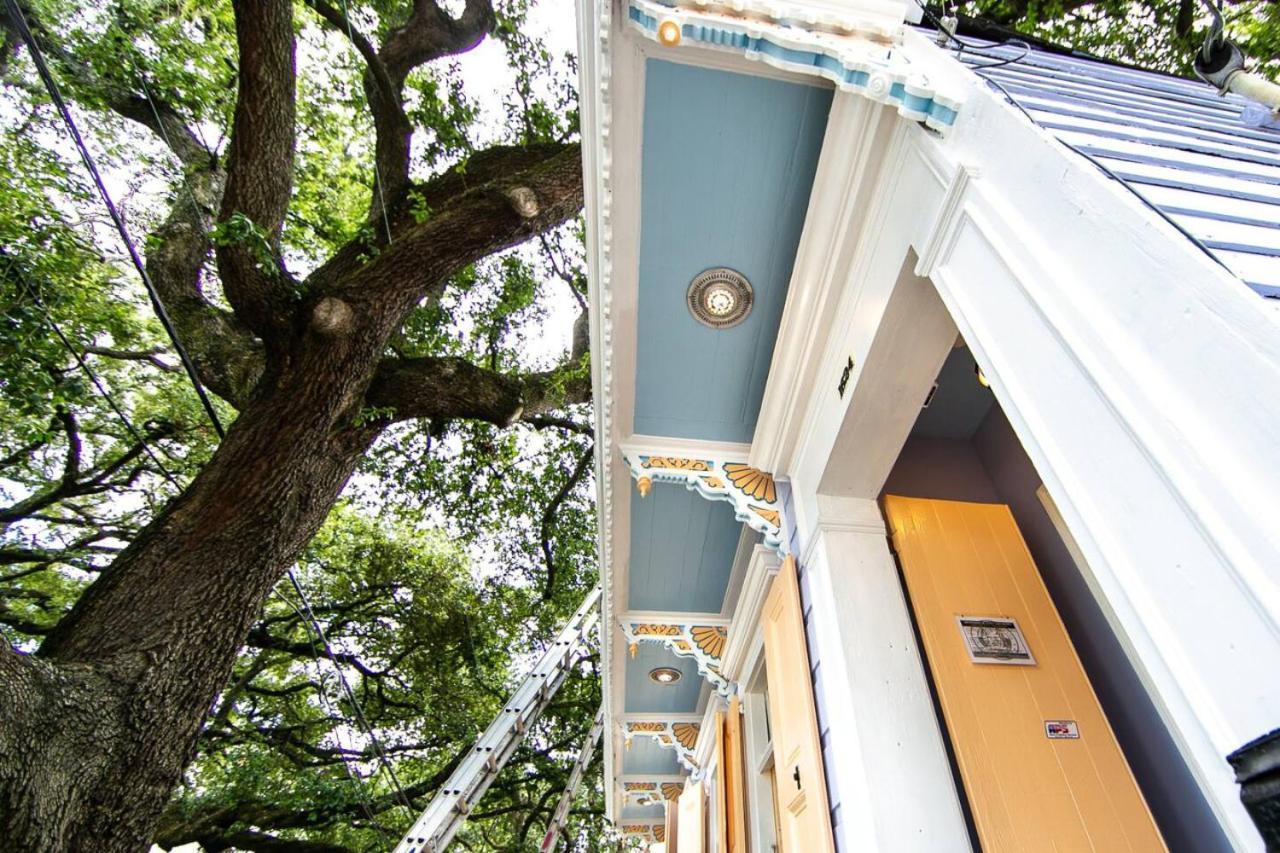 Governors Mansion 5 Bedroom-3 Bath *