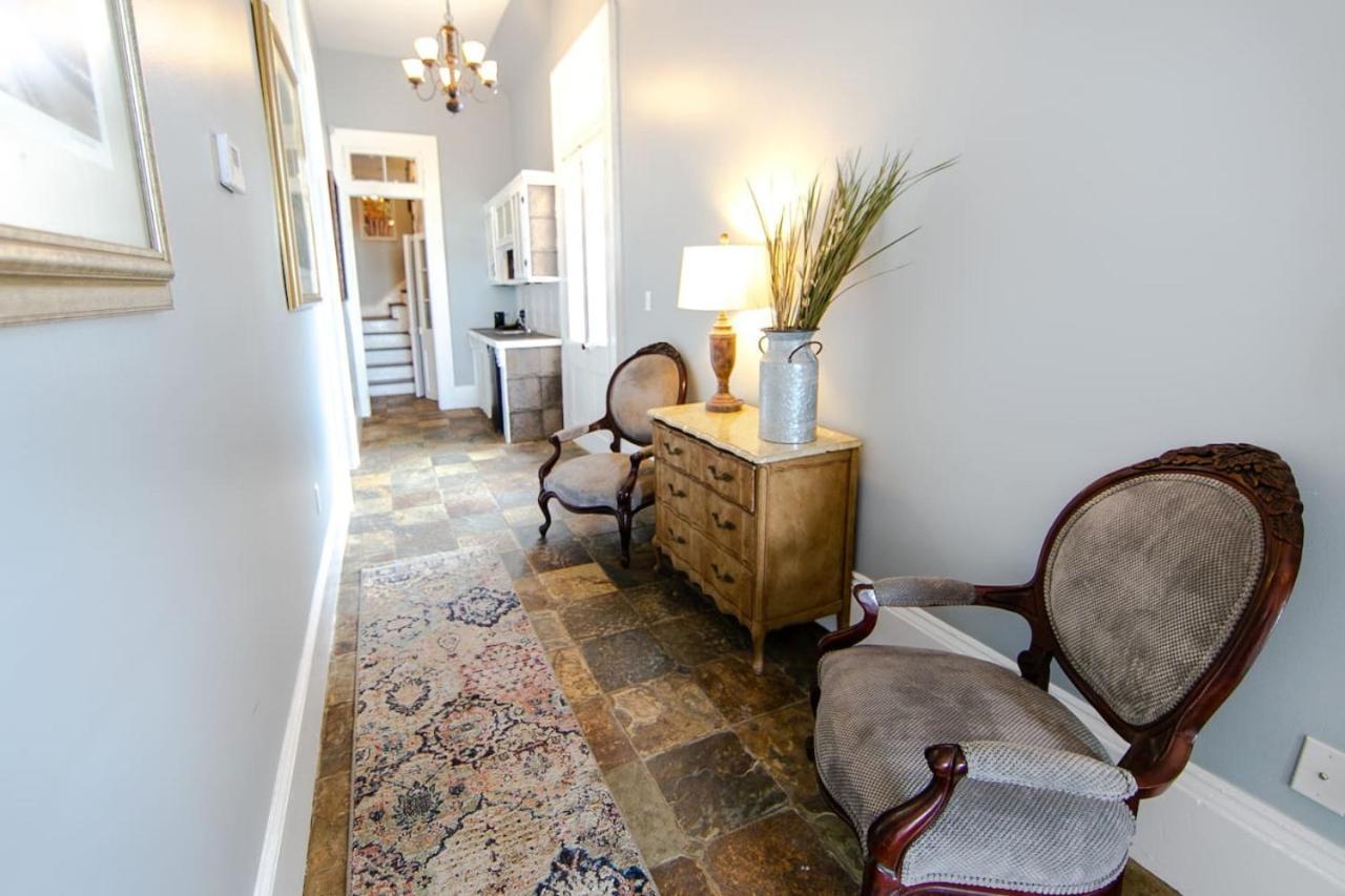 Governors Mansion 5 Bedroom-3 Bath * New Orleans