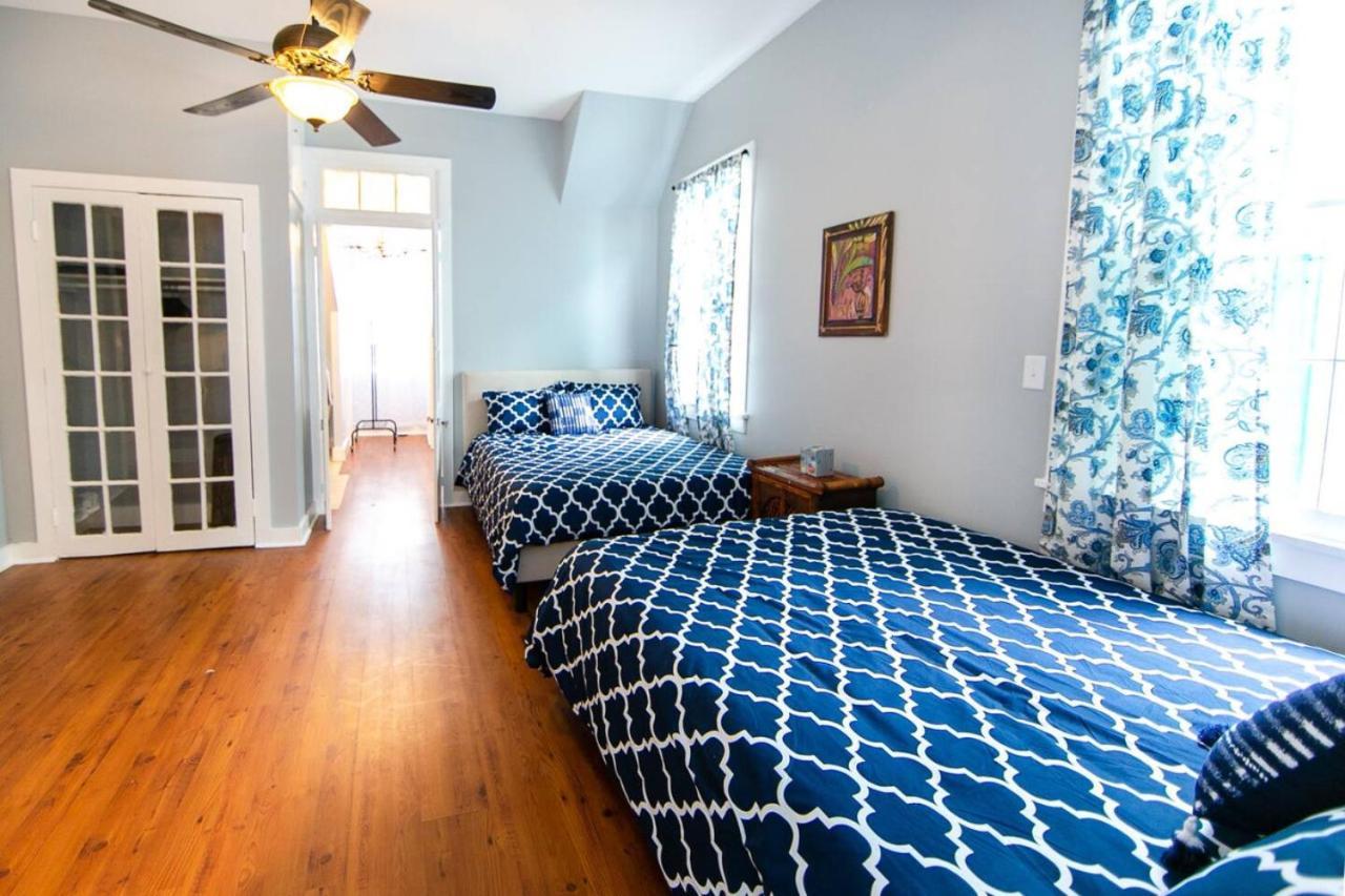 Governors Mansion 5 Bedroom-3 Bath