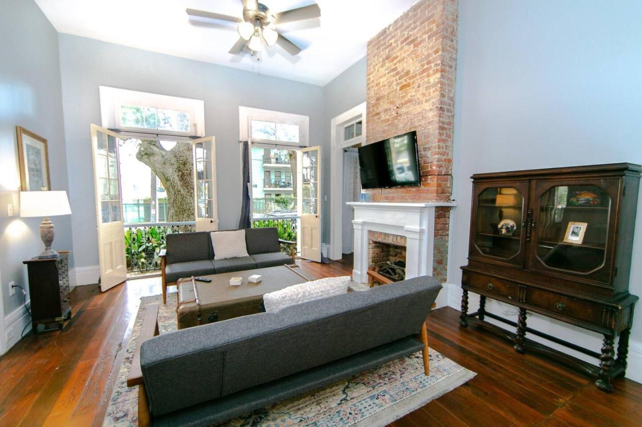 Governors Mansion 5 Bedroom-3 Bath *