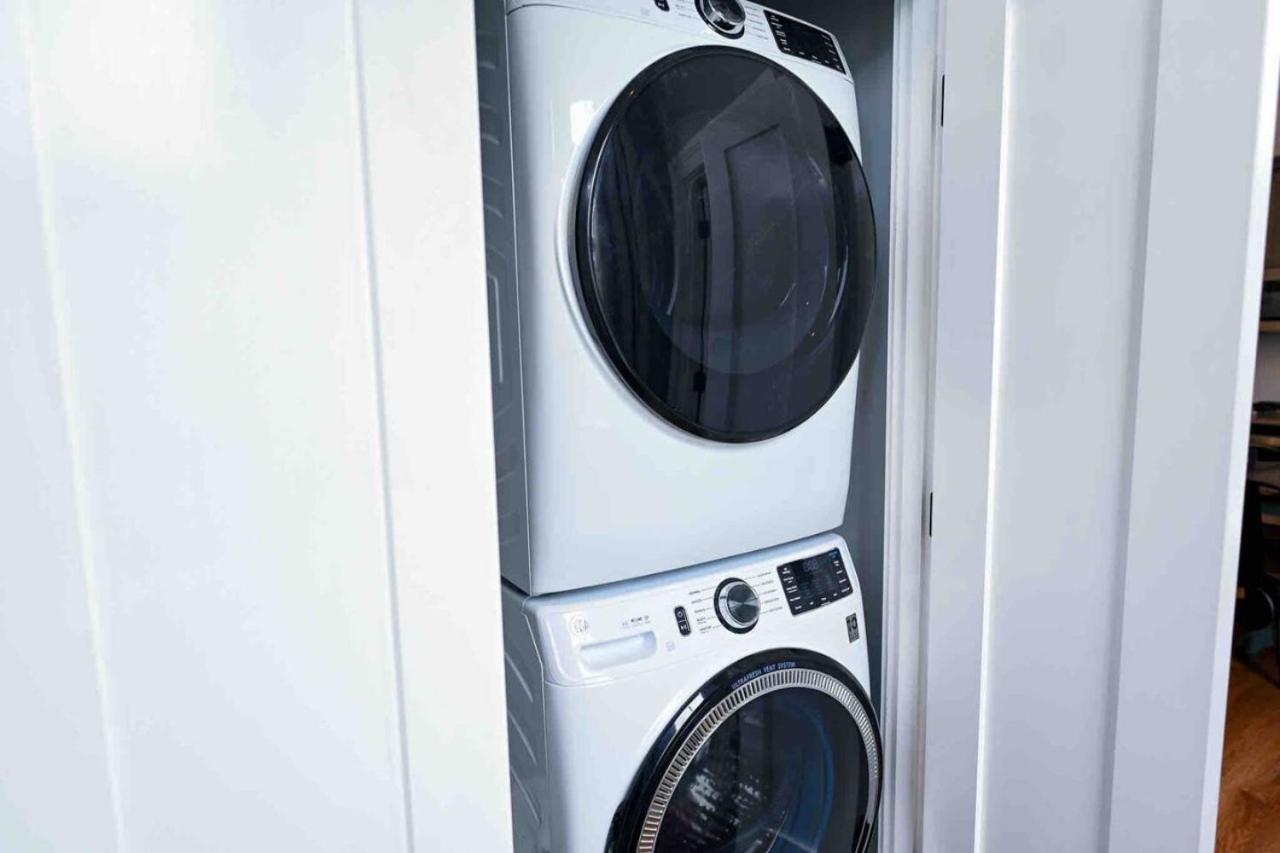 Governors - 2 Bedroom - Steps To Fq *