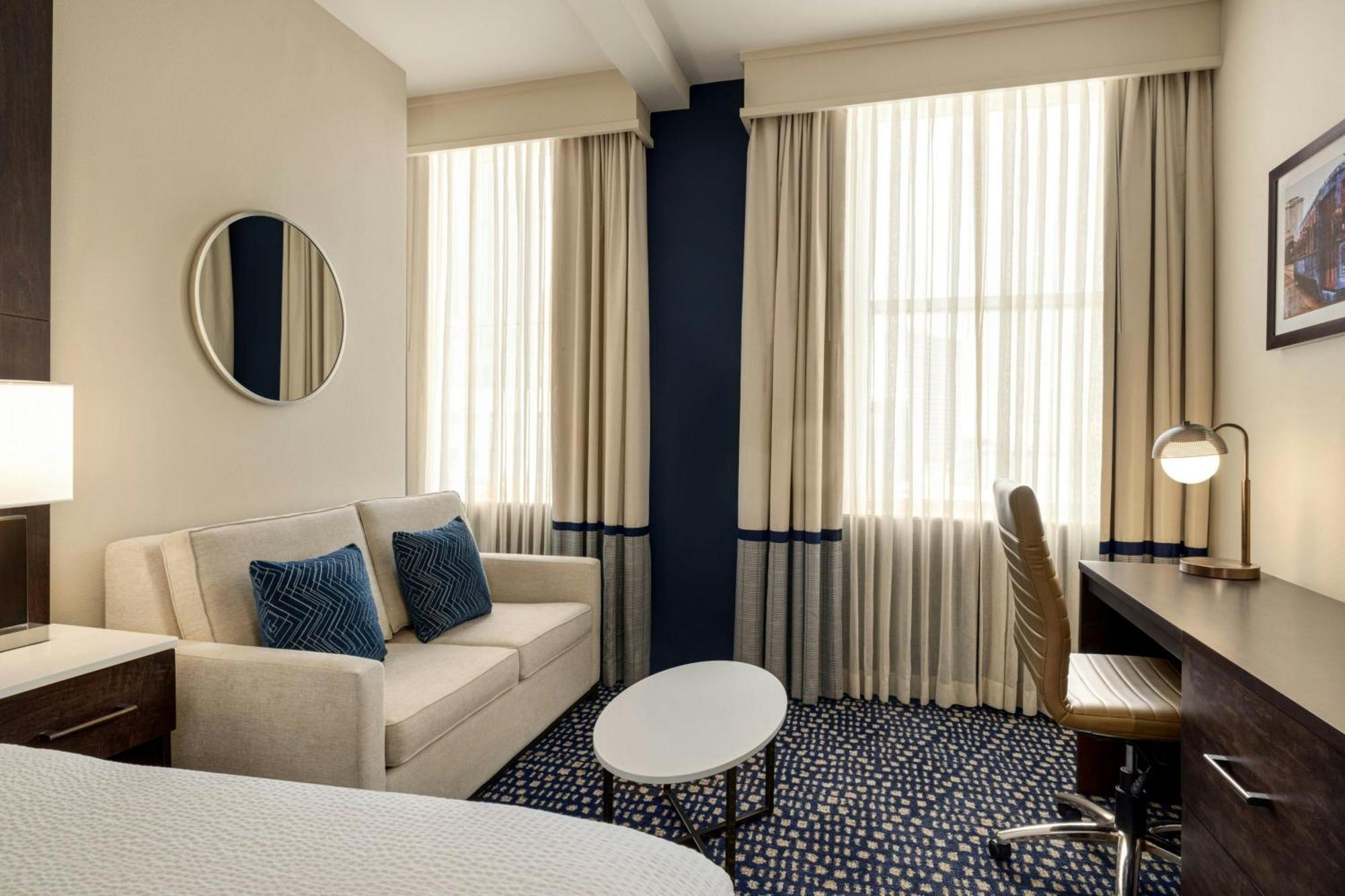 Fairfield & By Marriott Downtown/french Quarter Area Hotel 3*