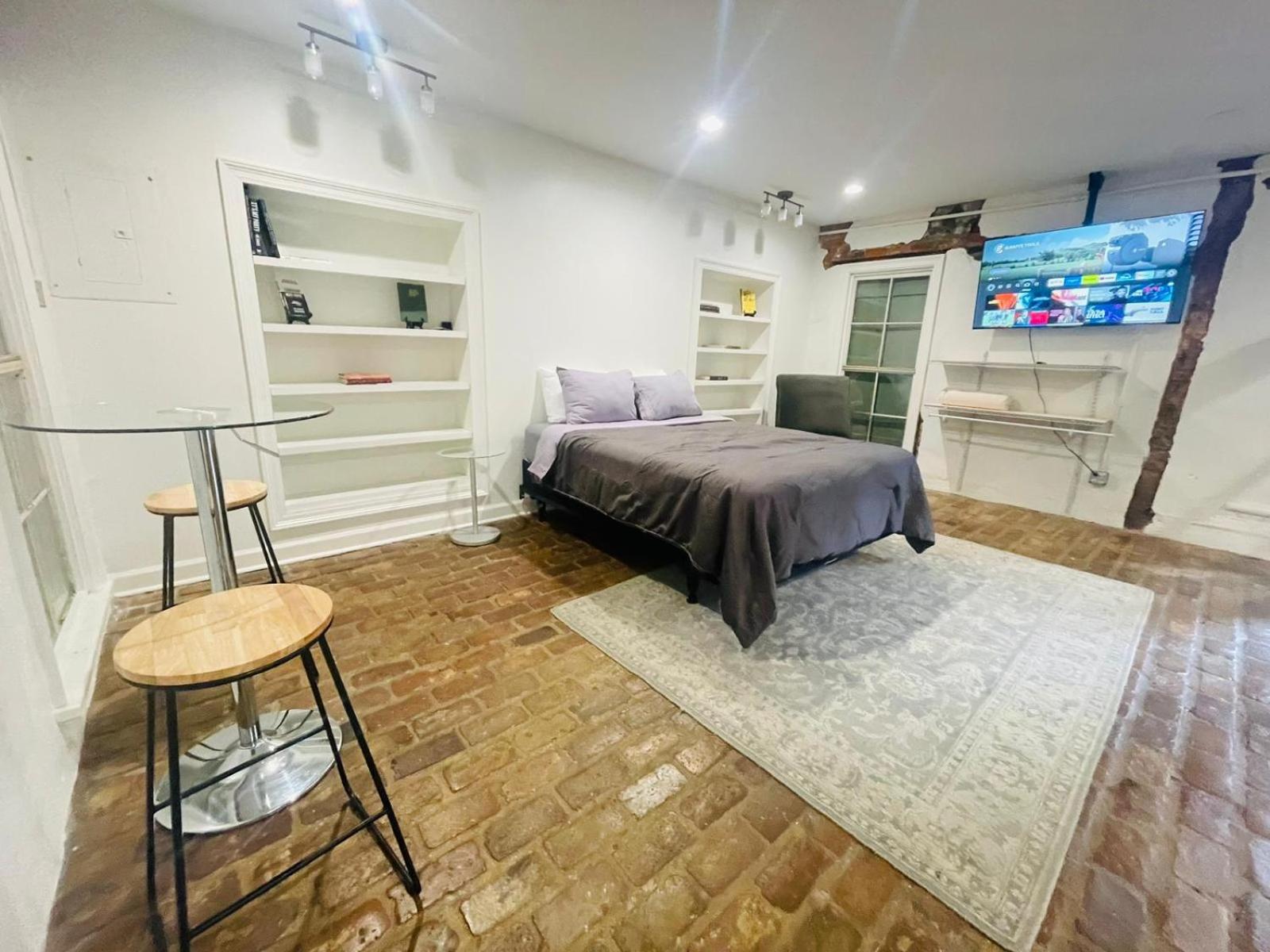 Feline Twins Apartment *