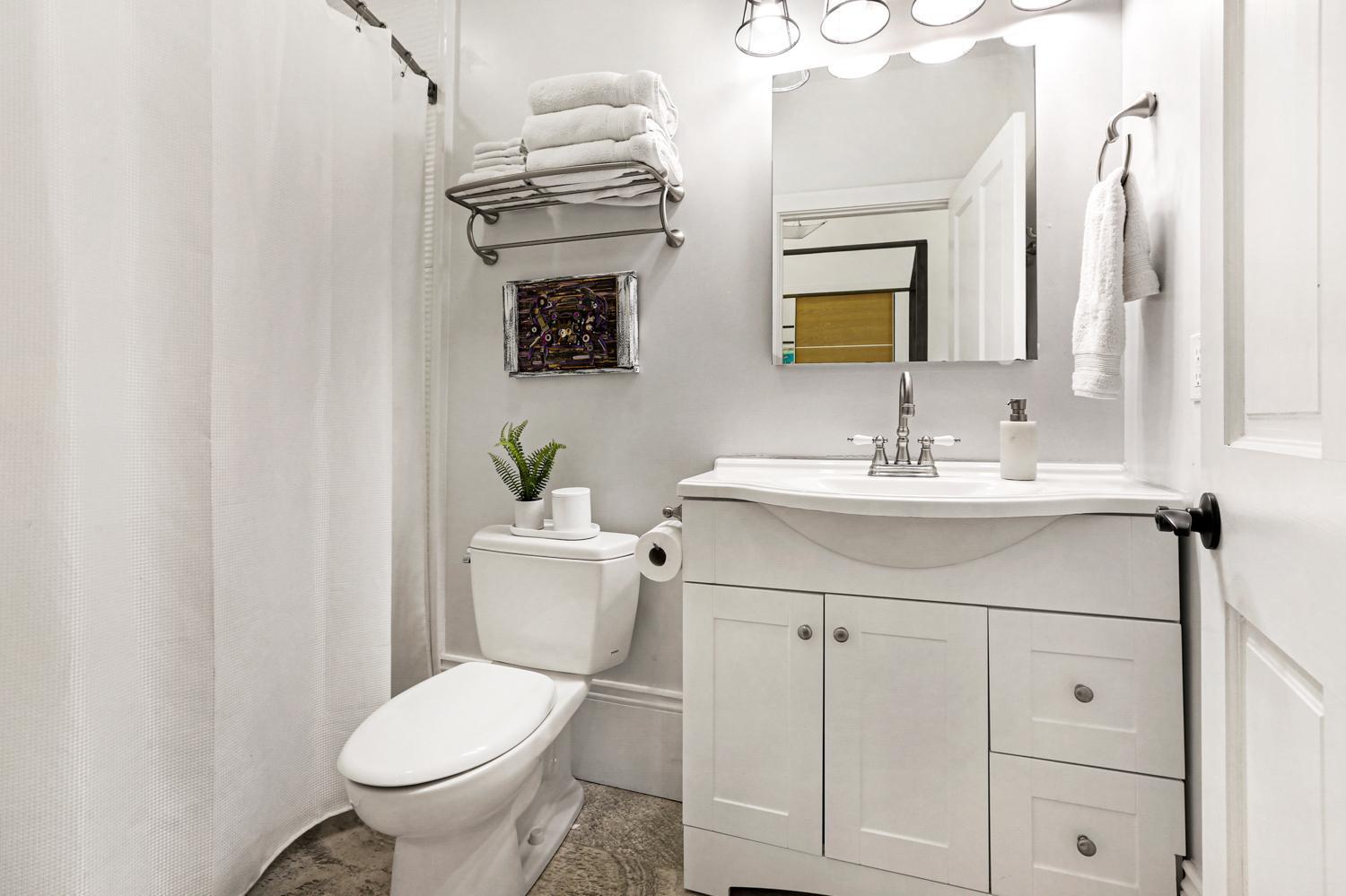 Magazine Street Historic Luxury Apartment *