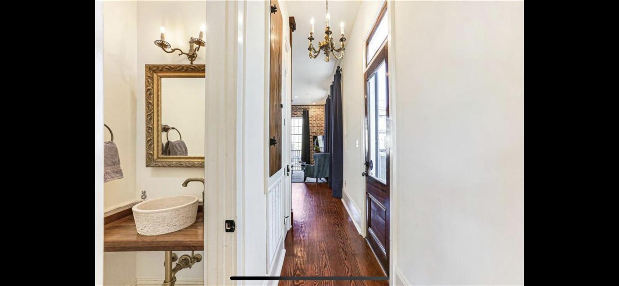 Charming Creole 2 Blocks Across Rampart St From French Quarter Holiday home *