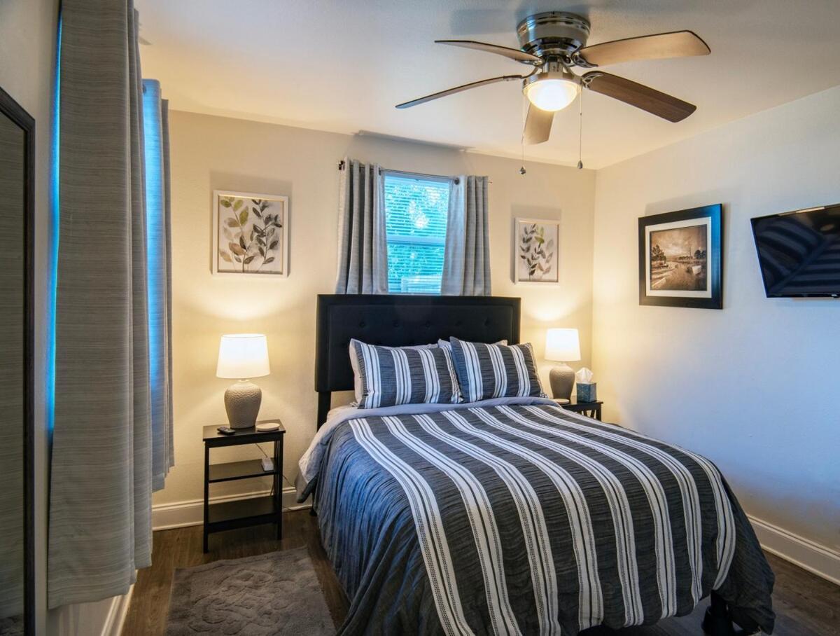 2bd-2ba Adorable W Yard In Gentilly Holiday home New Orleans