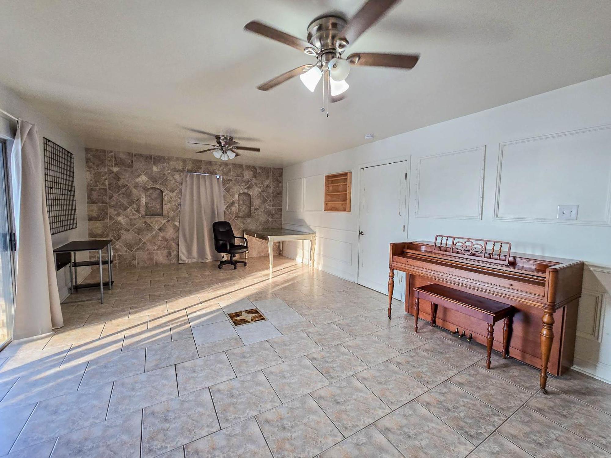 Waterfront Gem Holiday home