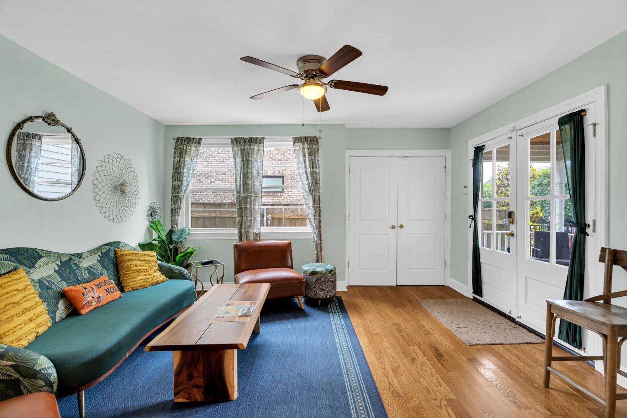 Full Unit Off Canal Blvd 4 Miles From French Qtr