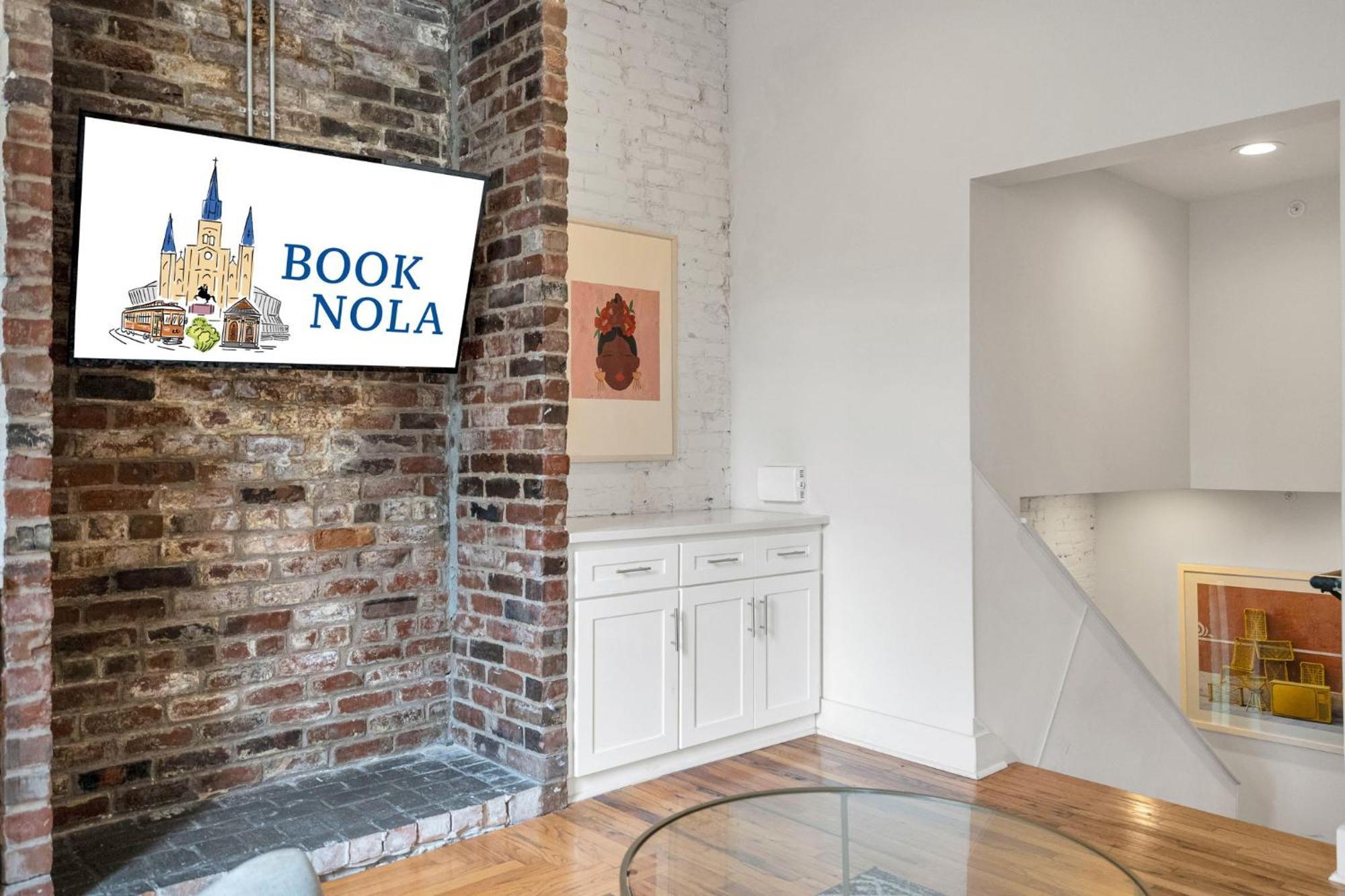 Hotel Esplanade Ave Wbalcony Across French Quarter