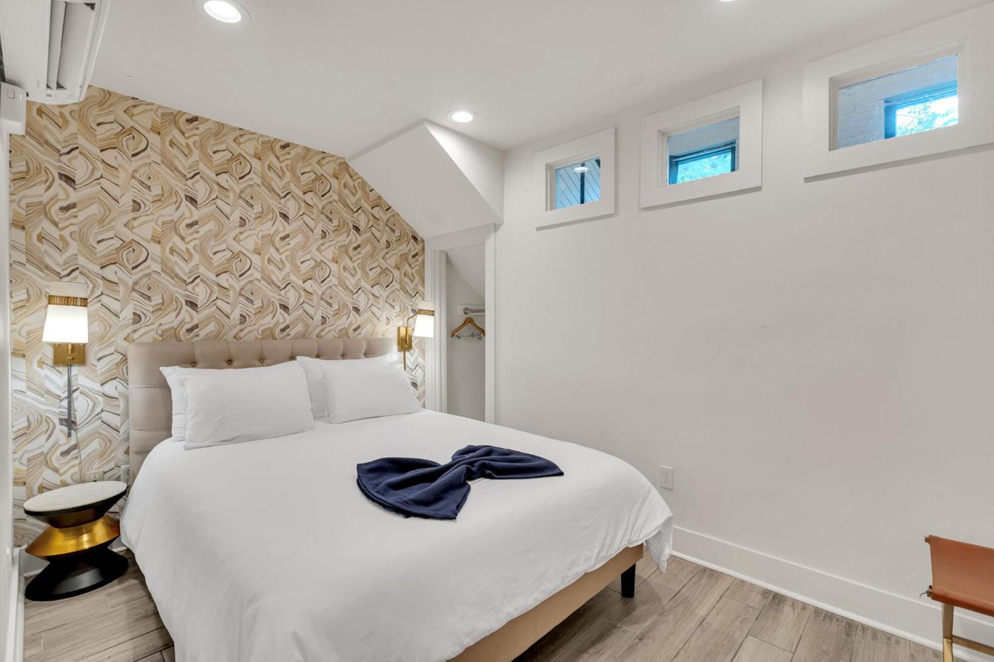 2 Bedroom Loft In The French Quarter Hotel *