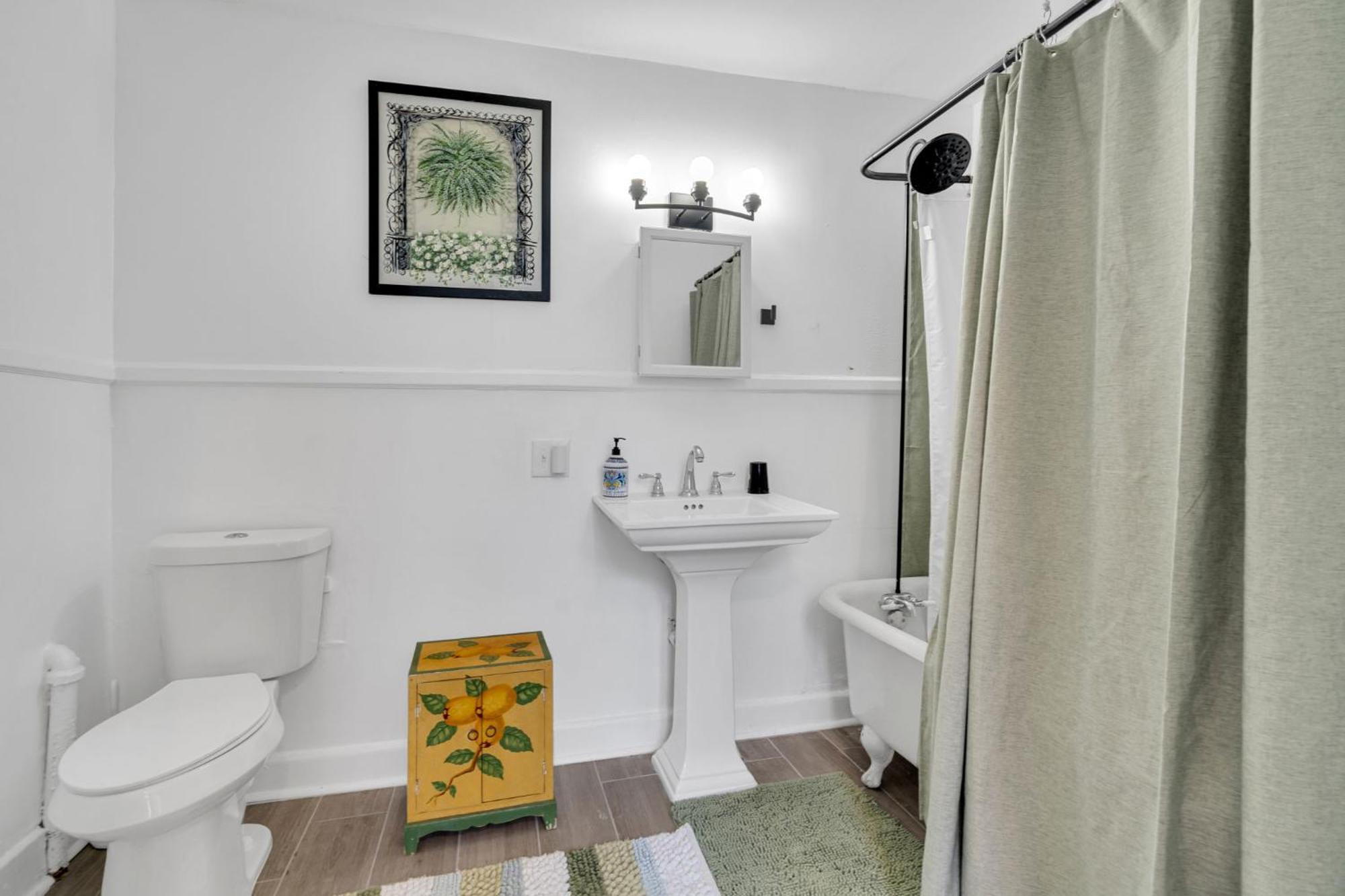 Classic Bywater Shotgun Great Location In Apartment *