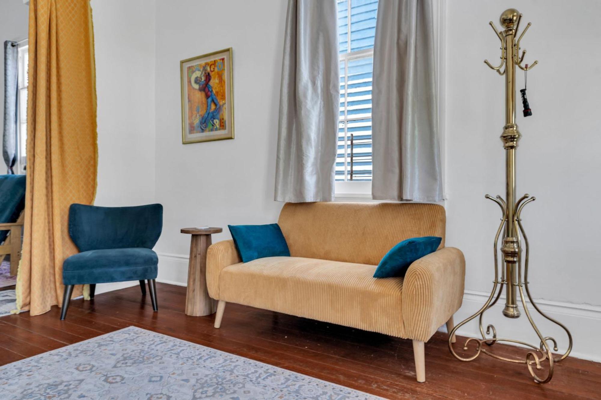 Classic Bywater Shotgun Great Location In Apartment New Orleans