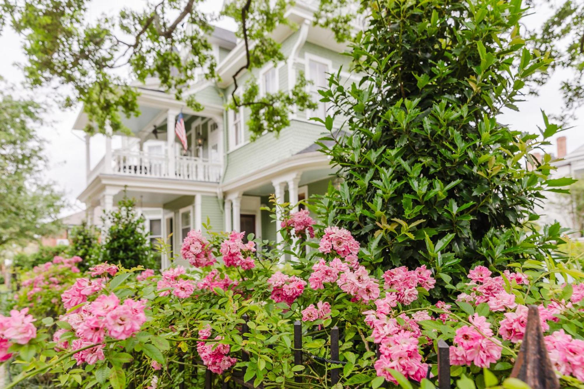 Grand Victorian Bed & Breakfast