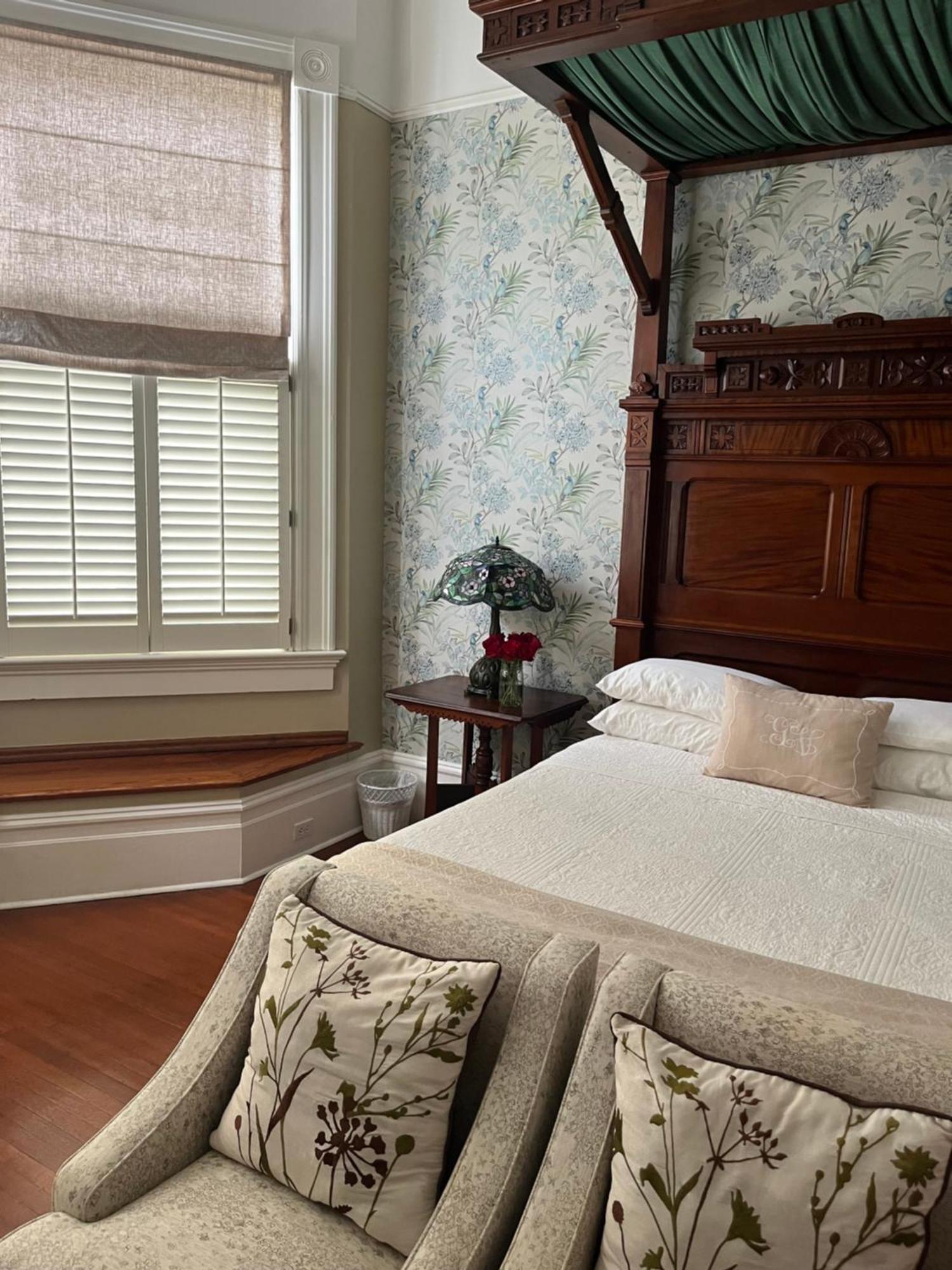 Grand Victorian Bed & Breakfast 3*