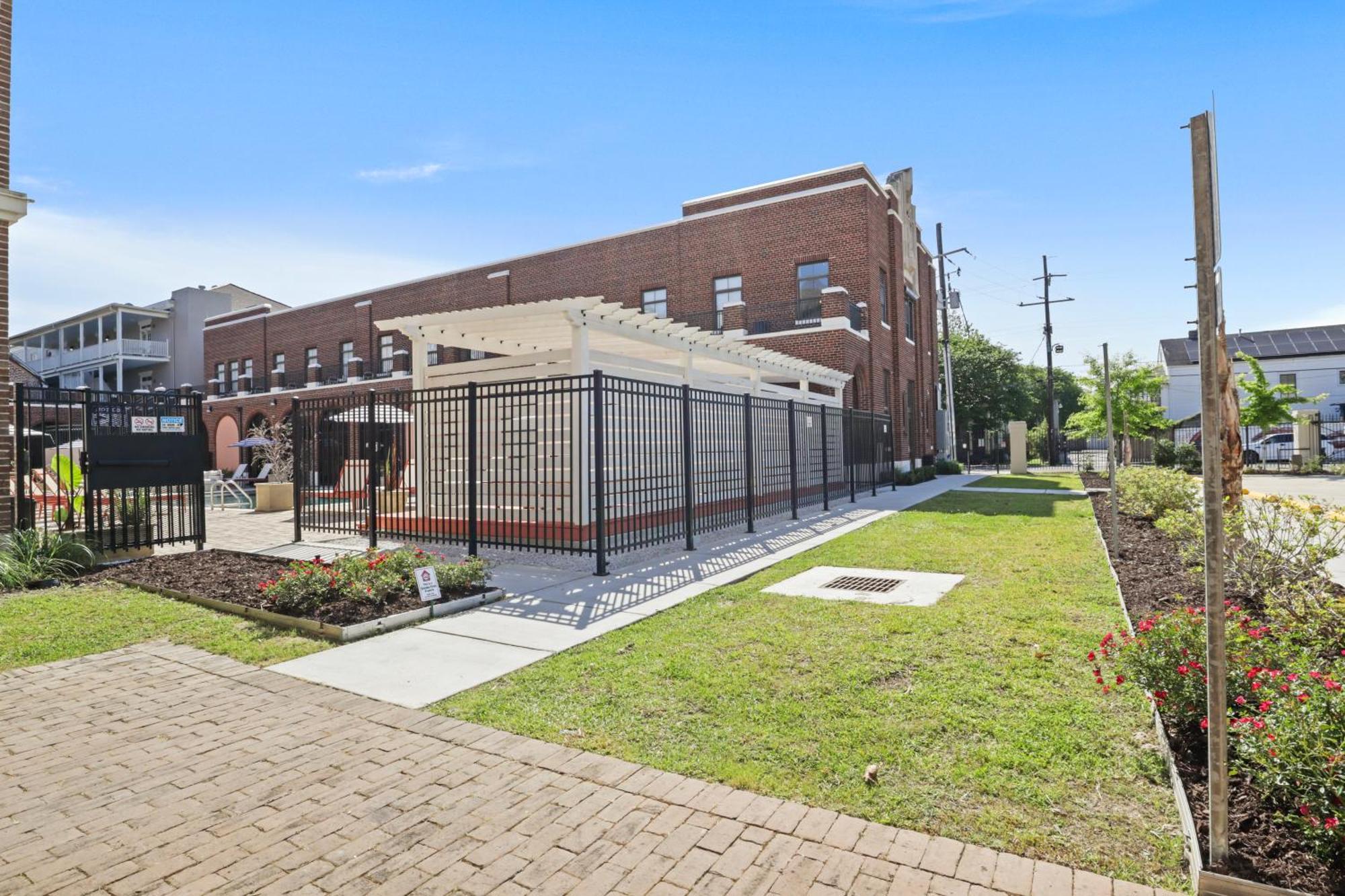 Bywater 3*