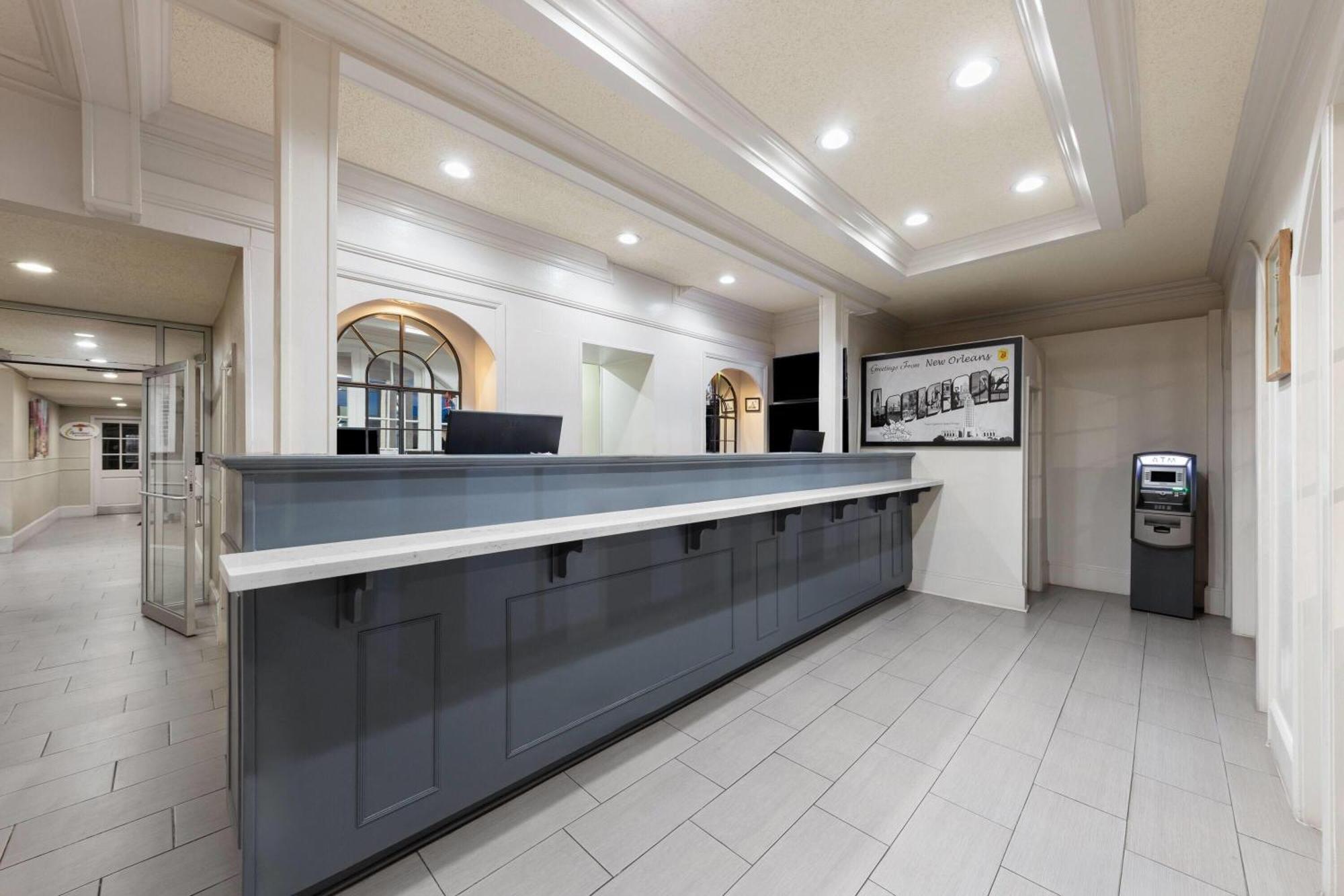 Super 8 By Wyndham Hotel