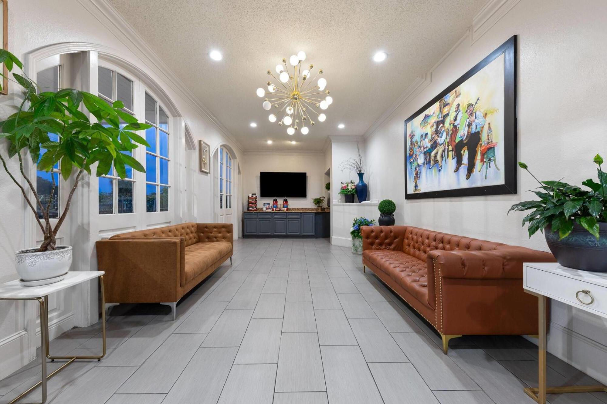 Super 8 By Wyndham Hotel New Orleans