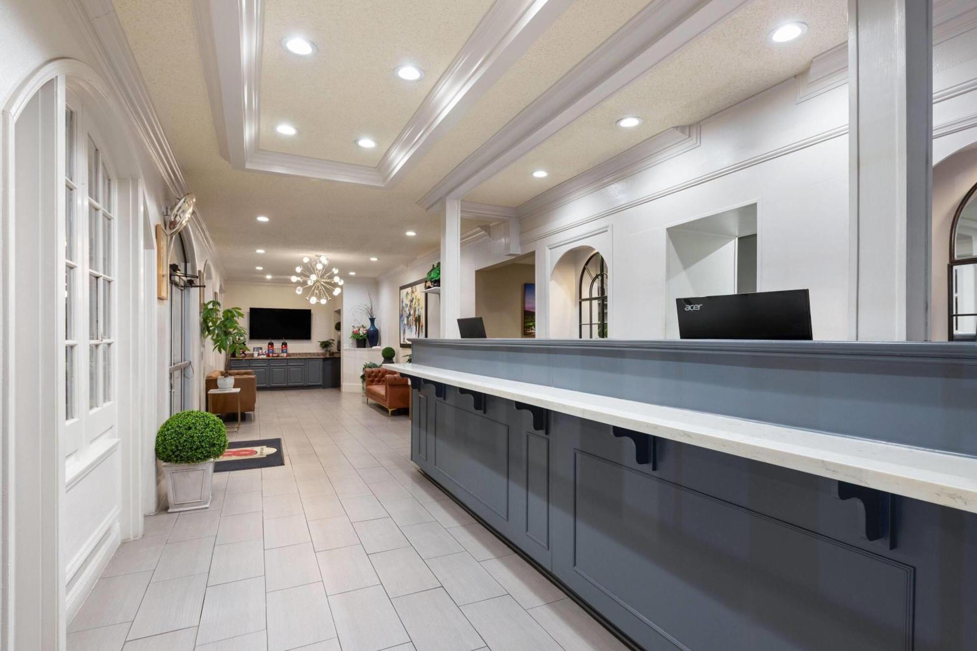 Hotel Super 8 By Wyndham New Orleans
