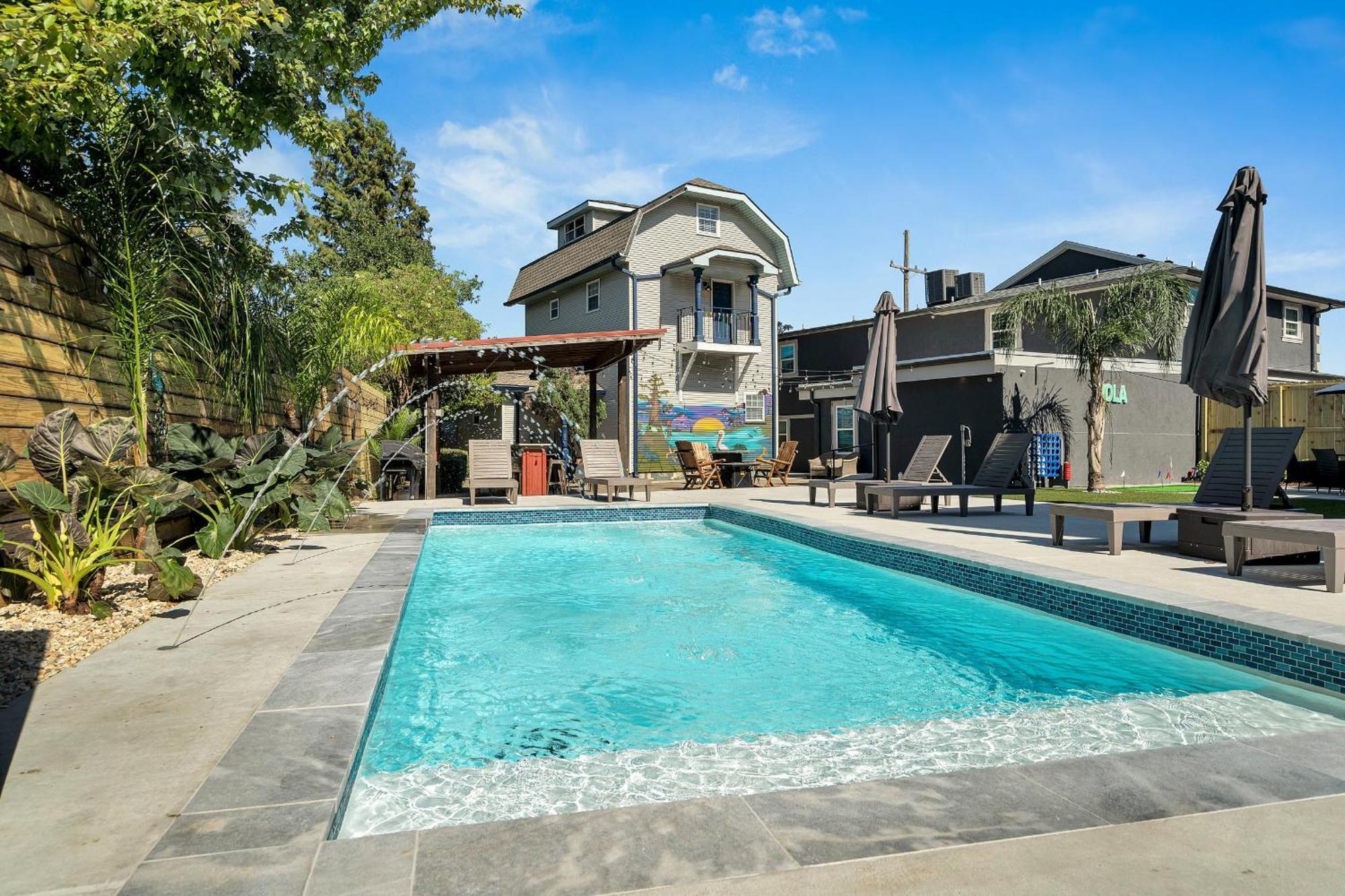 Sleeps 24-spacious Near Fq W Pool Hotel