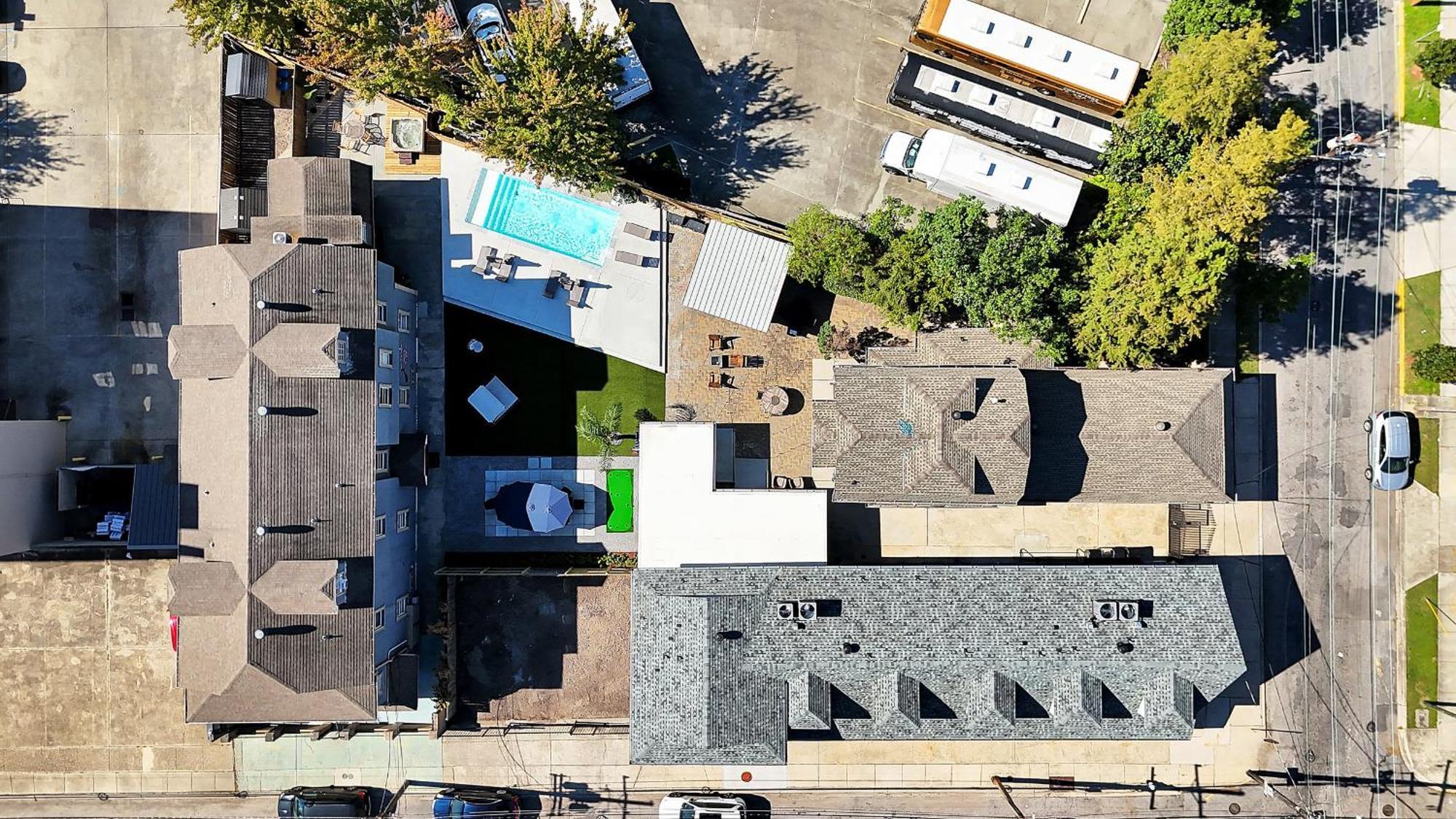 Hotel Sleeps 24-spacious Near Fq W Pool New Orleans