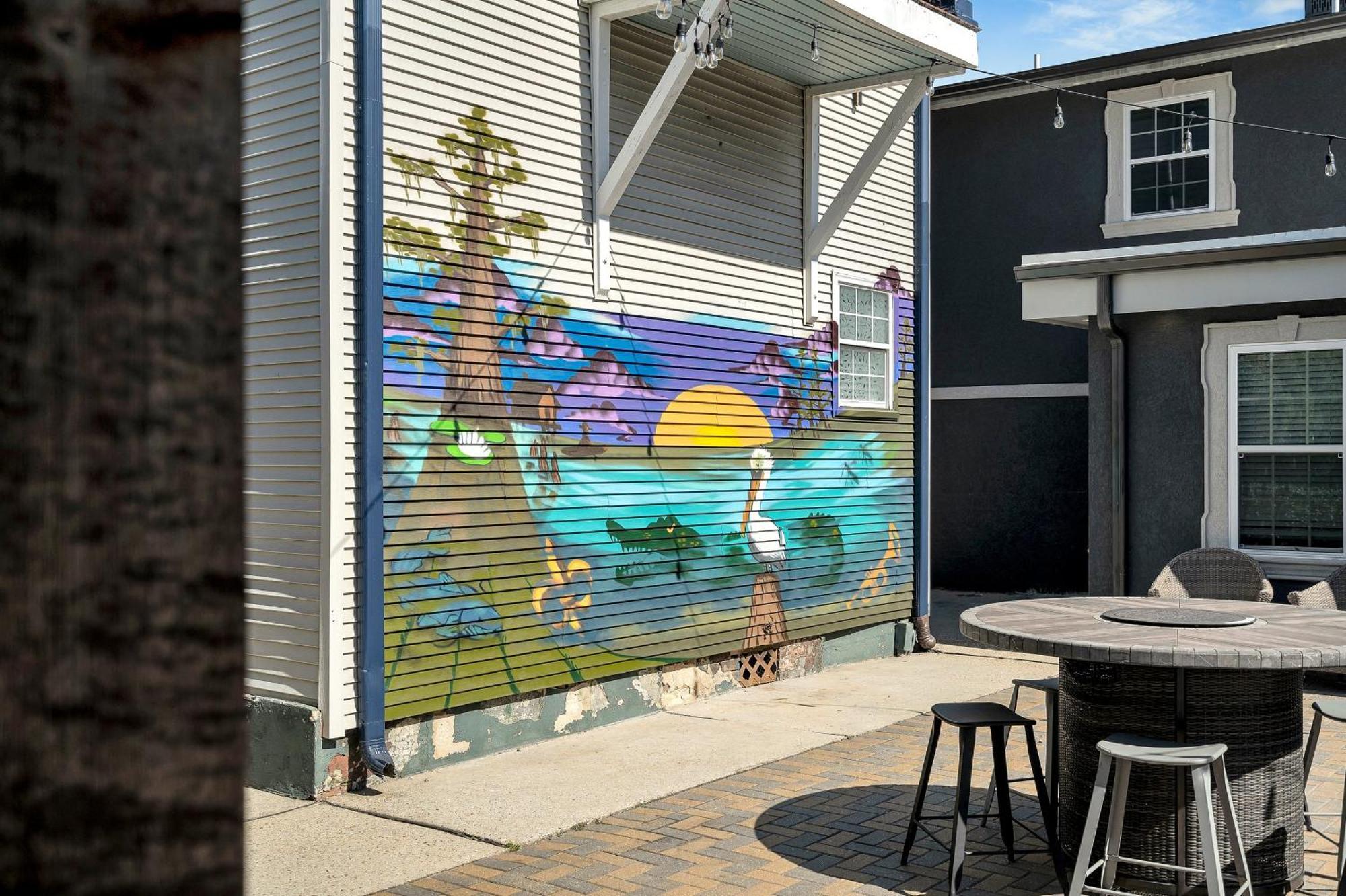 Sleeps 24-spacious Near Fq W Pool Hotel