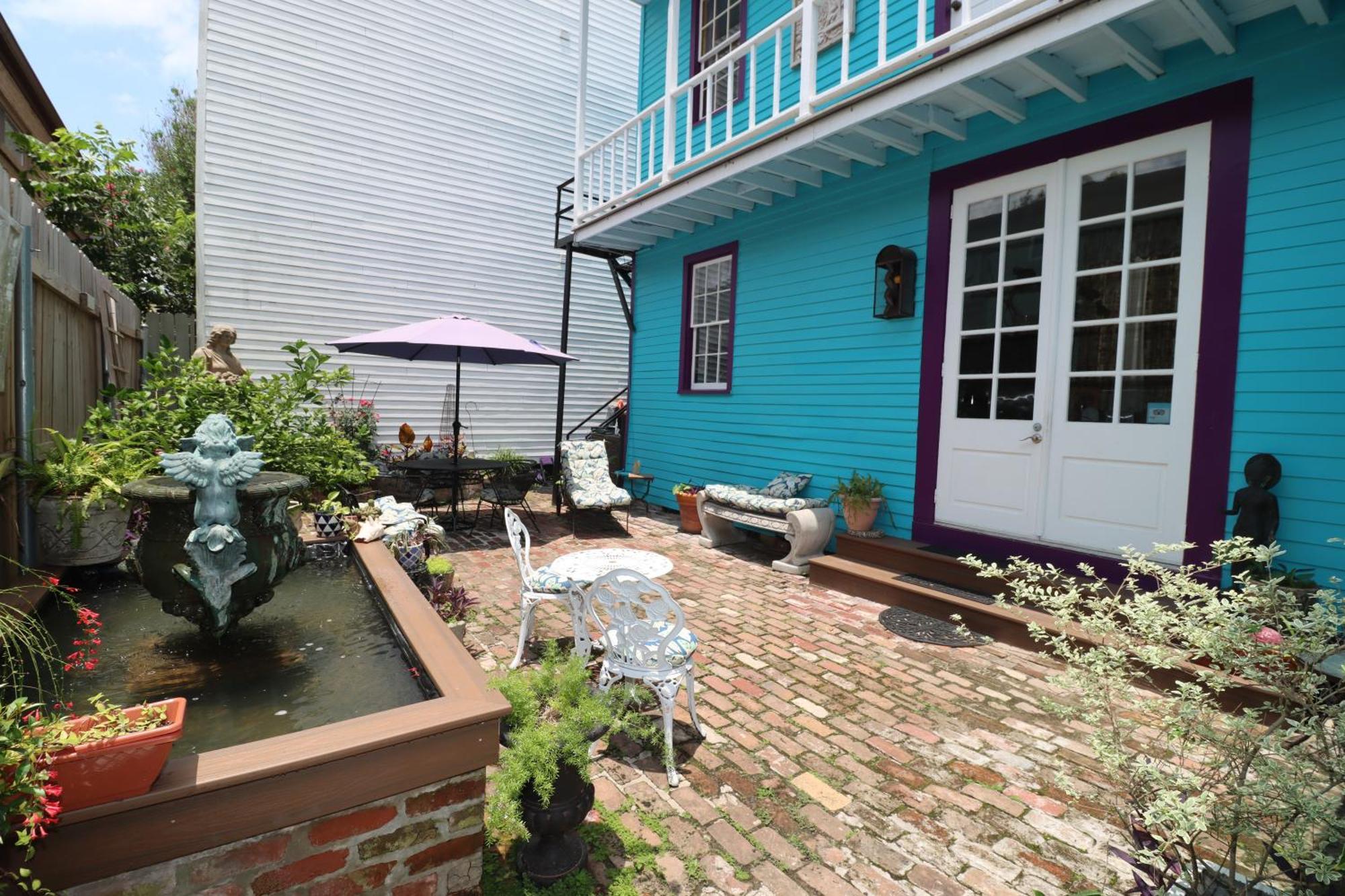 R&b - Award Winning (adults Only) New Orleans