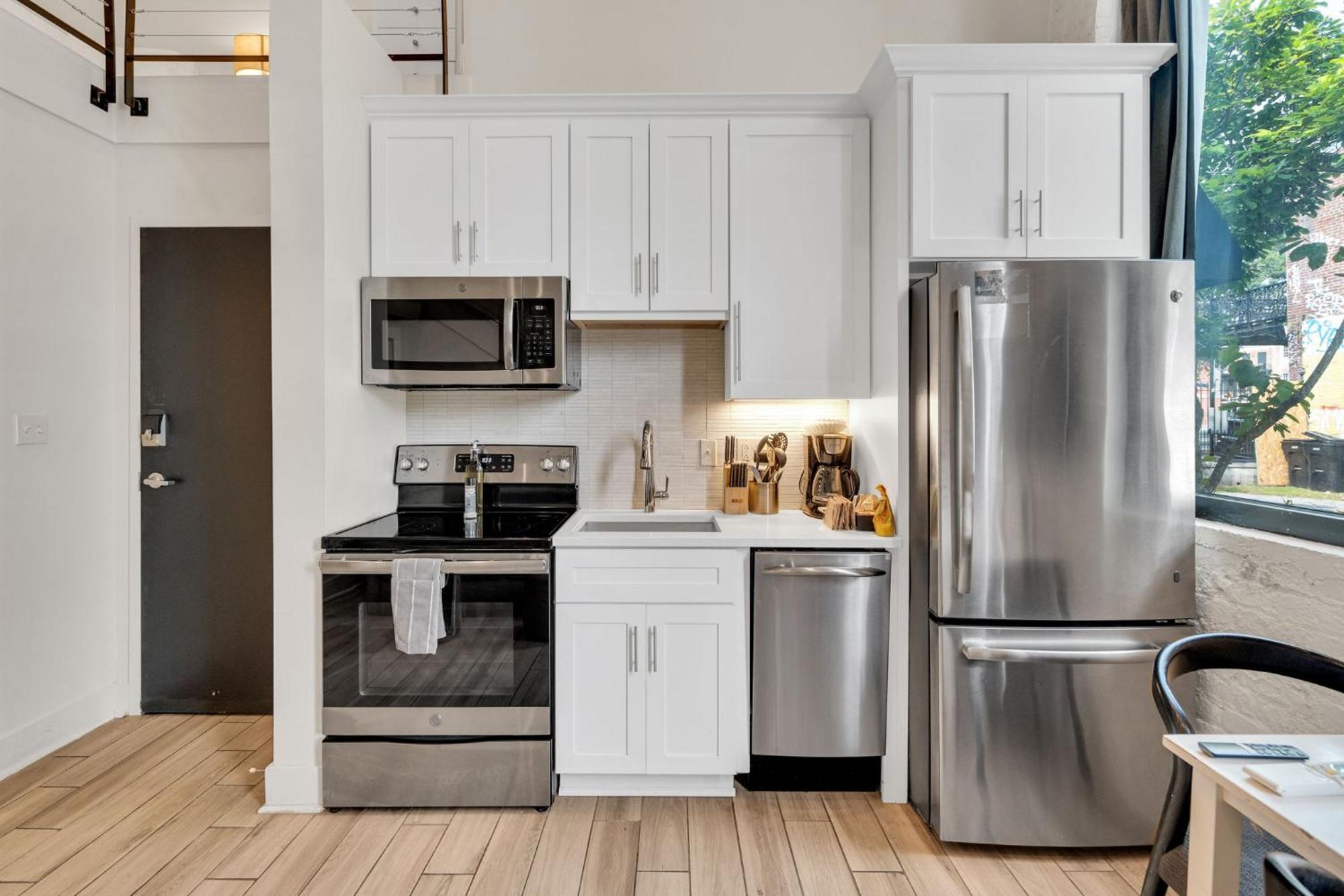 Chic Getaway Across From French Quarter * New Orleans
