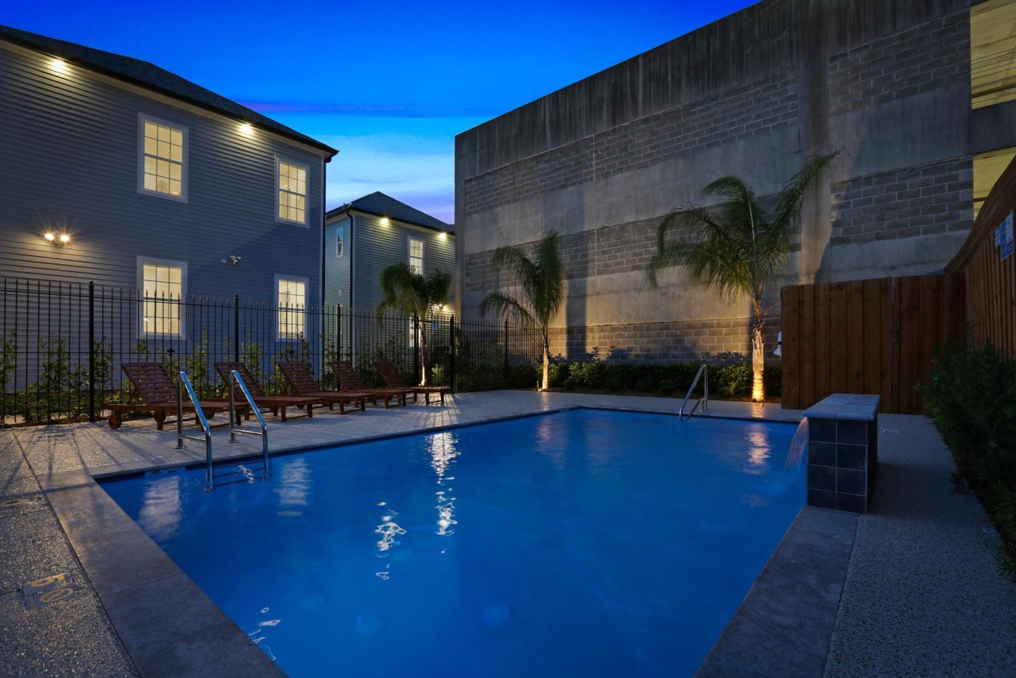 Hosteeva Stunning 4 Bedroom W Pool Steps To St Charles Ave