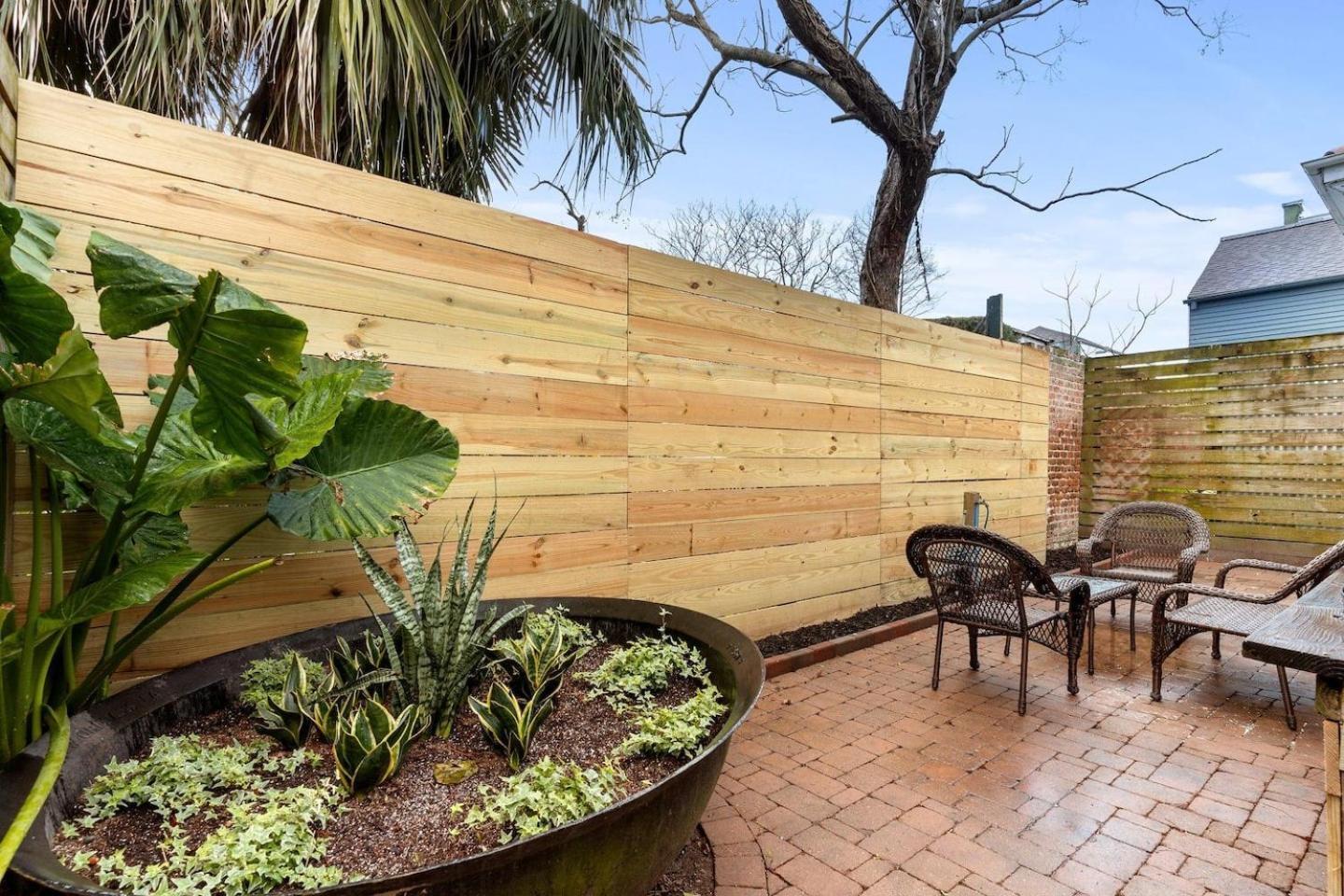 Game & Patio - Walk To French Quarter Holiday home New Orleans